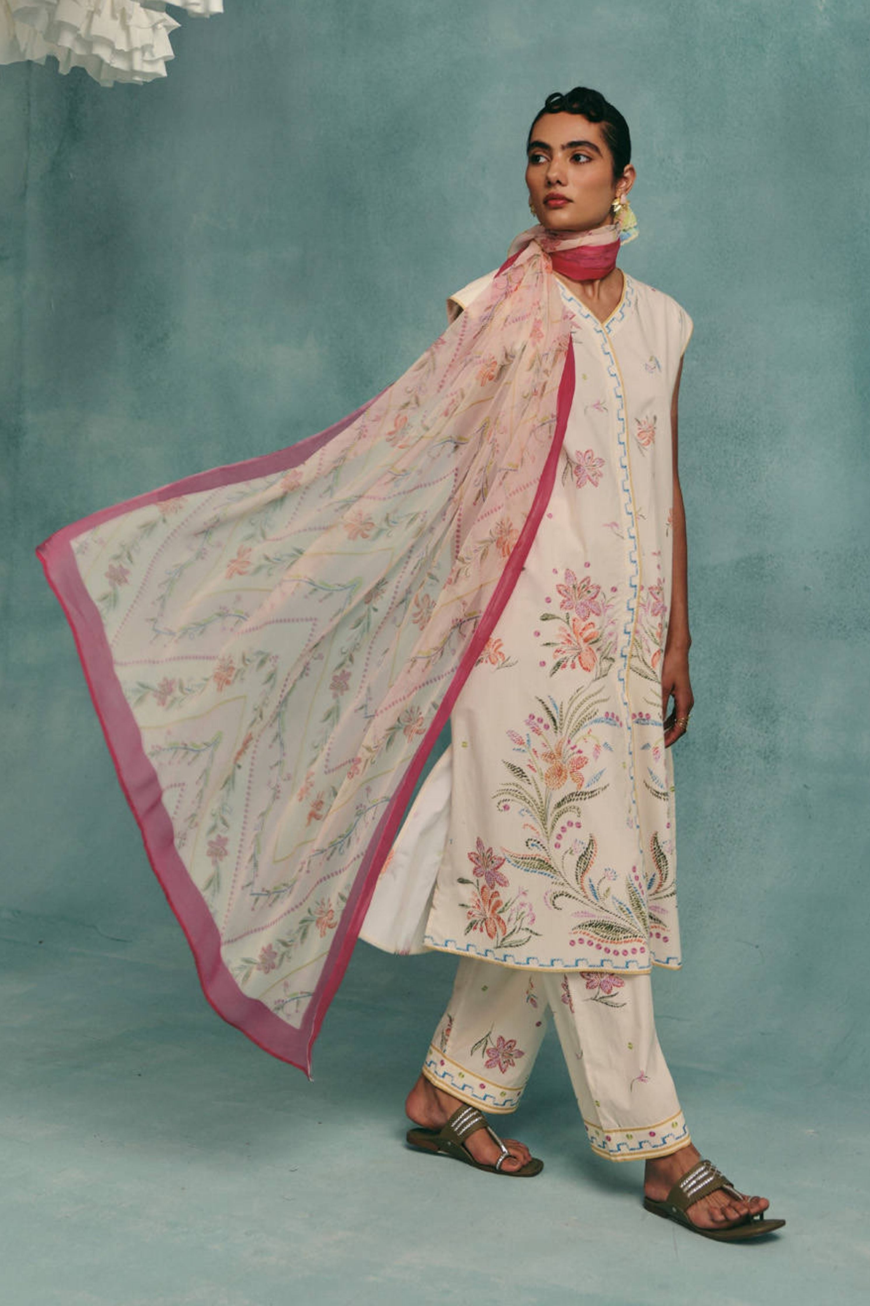 Hibiscus Sleeveless Kurta Set  Ecru