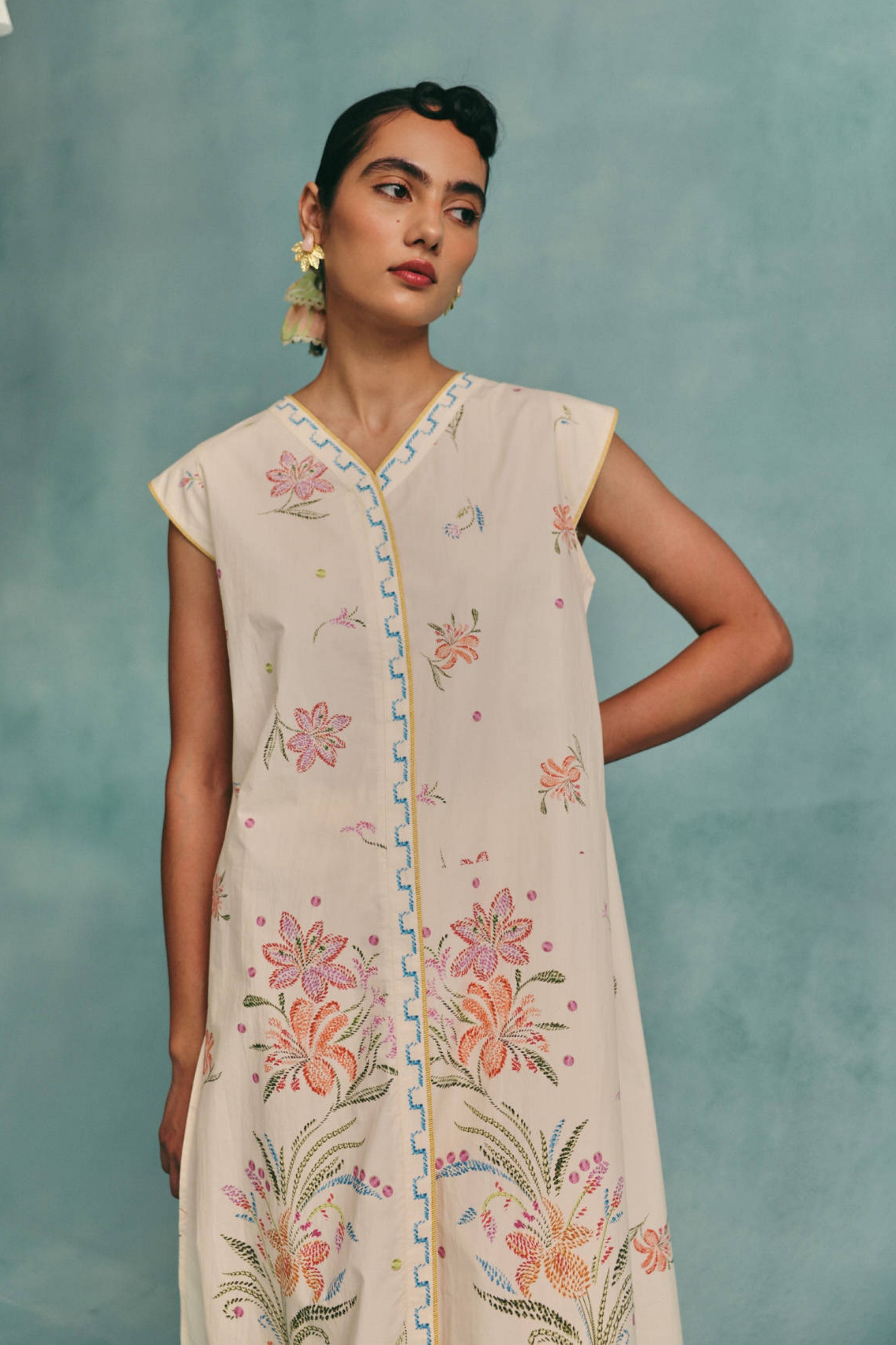 Hibiscus Sleeveless Kurta Set  Ecru