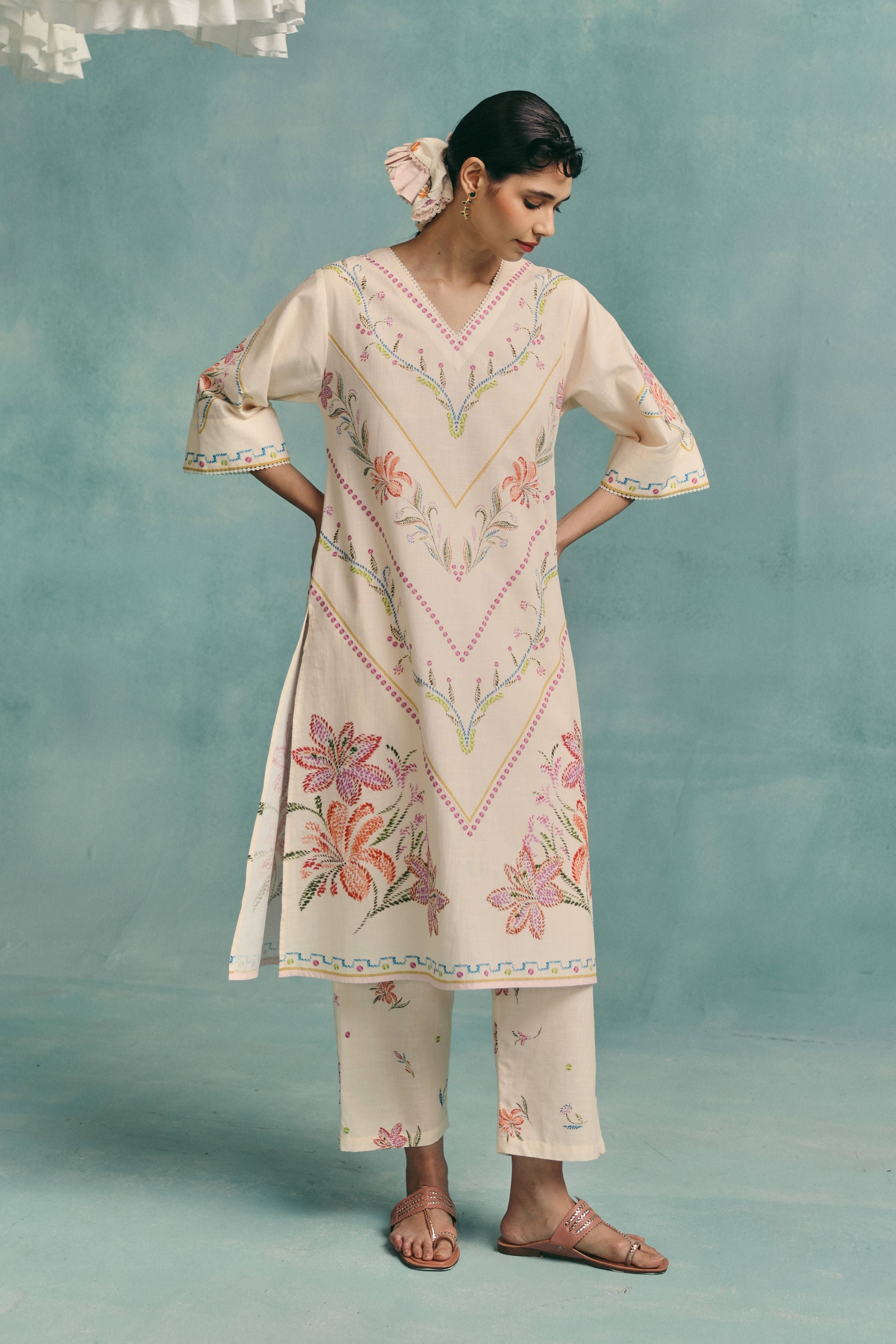 Hibiscus Vneck Kurta Set  Ecru