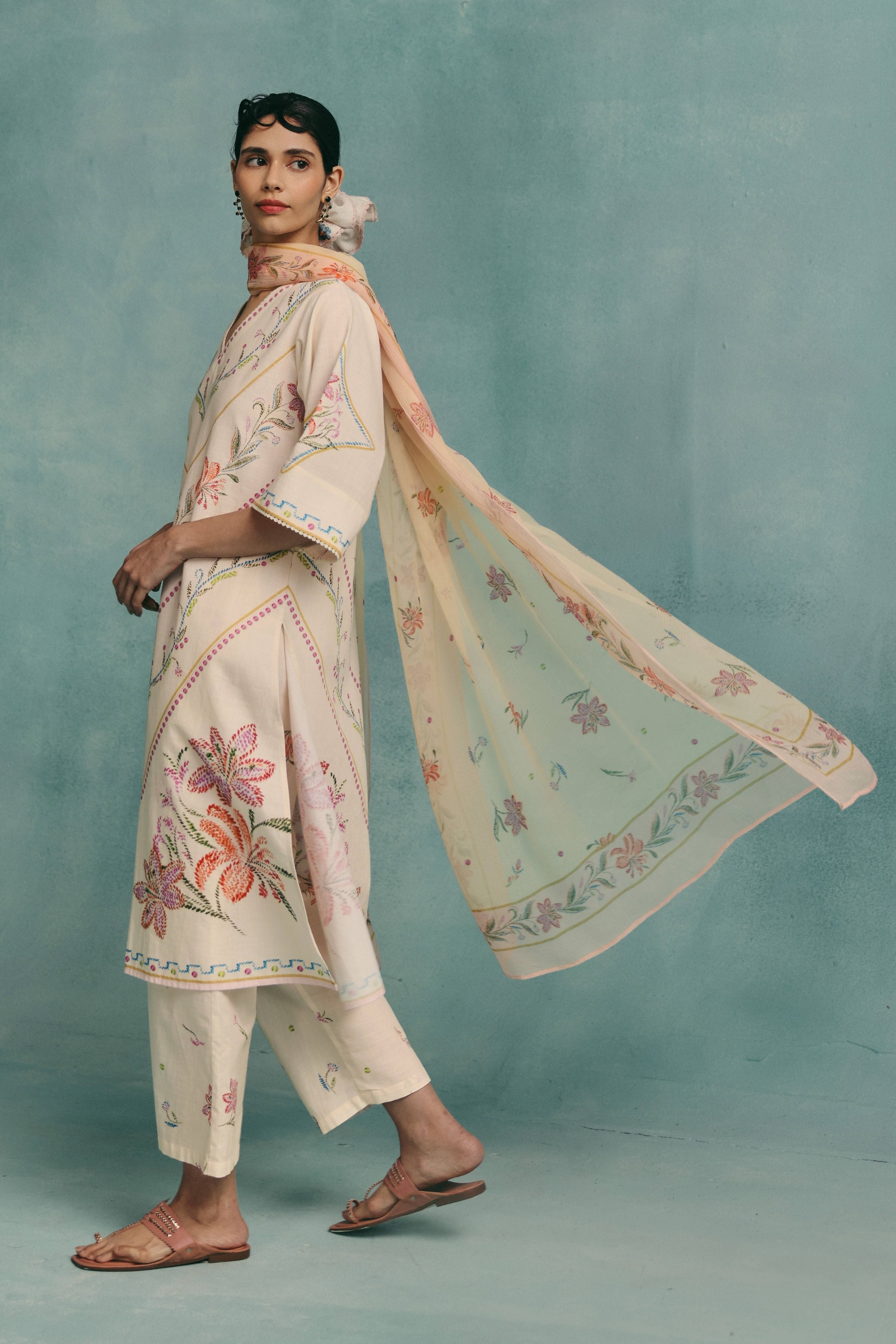 Hibiscus Vneck Kurta Set  Ecru