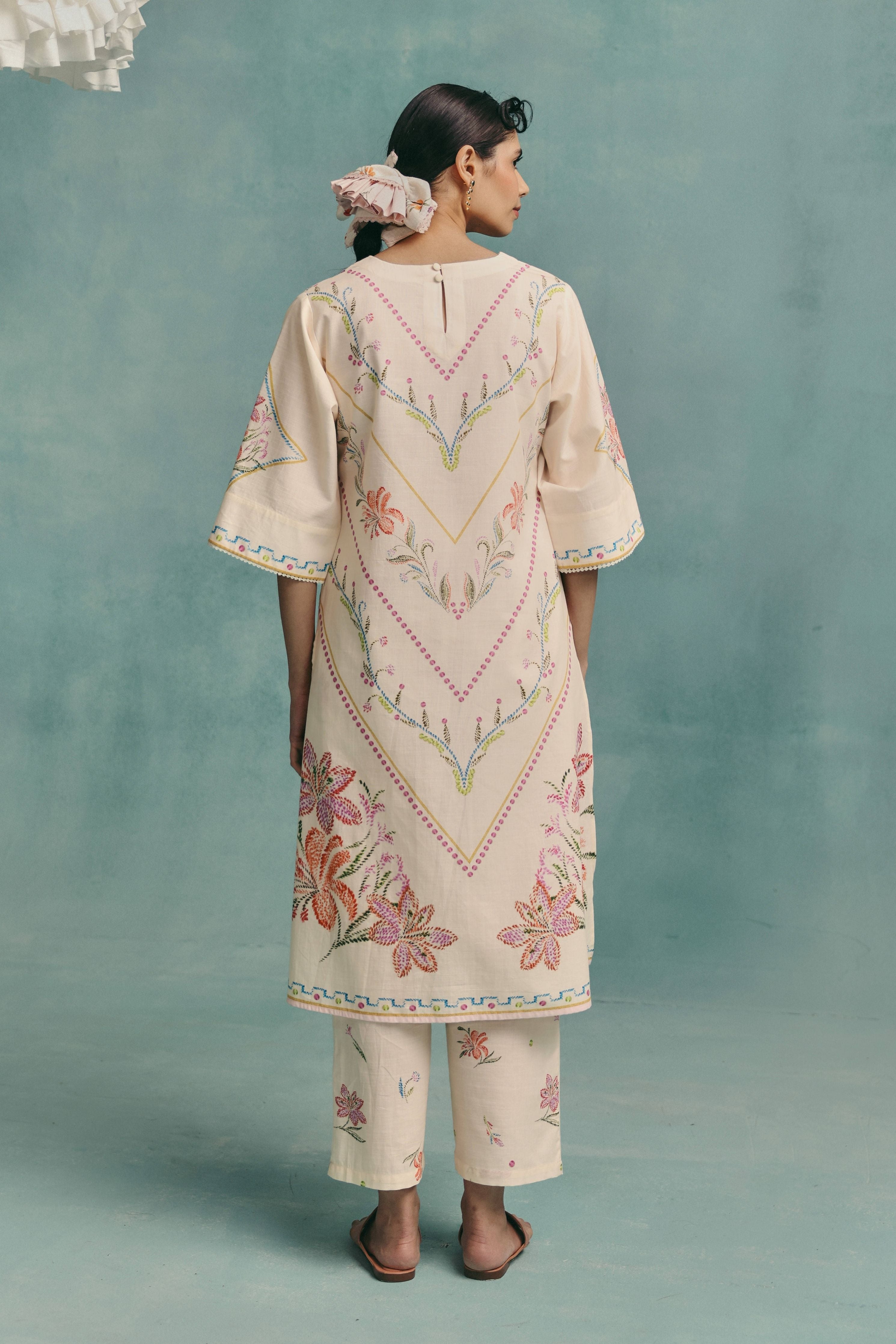 Hibiscus Vneck Kurta Set  Ecru
