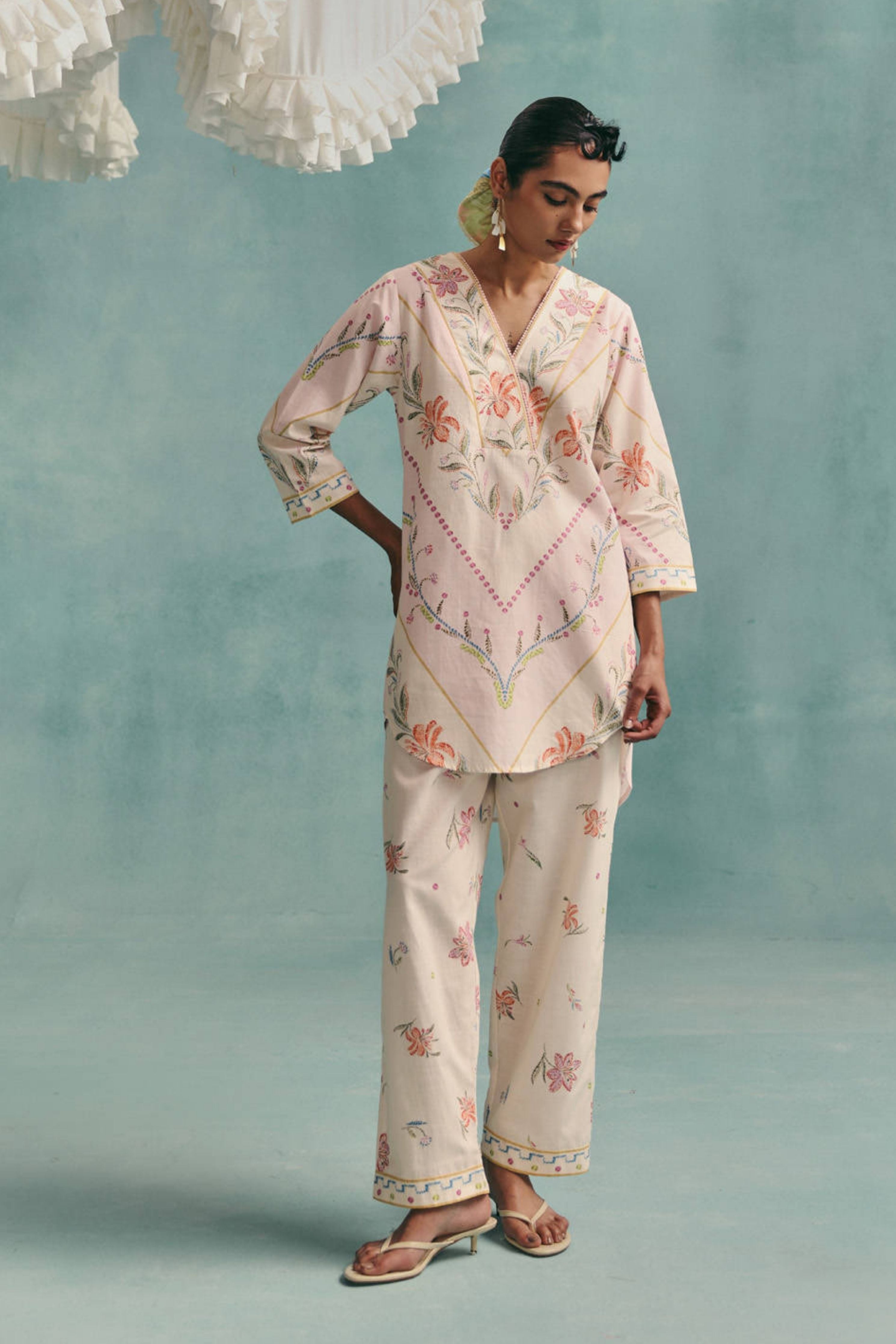 Hibiscus Vneck Short Kurta Set  Ecru