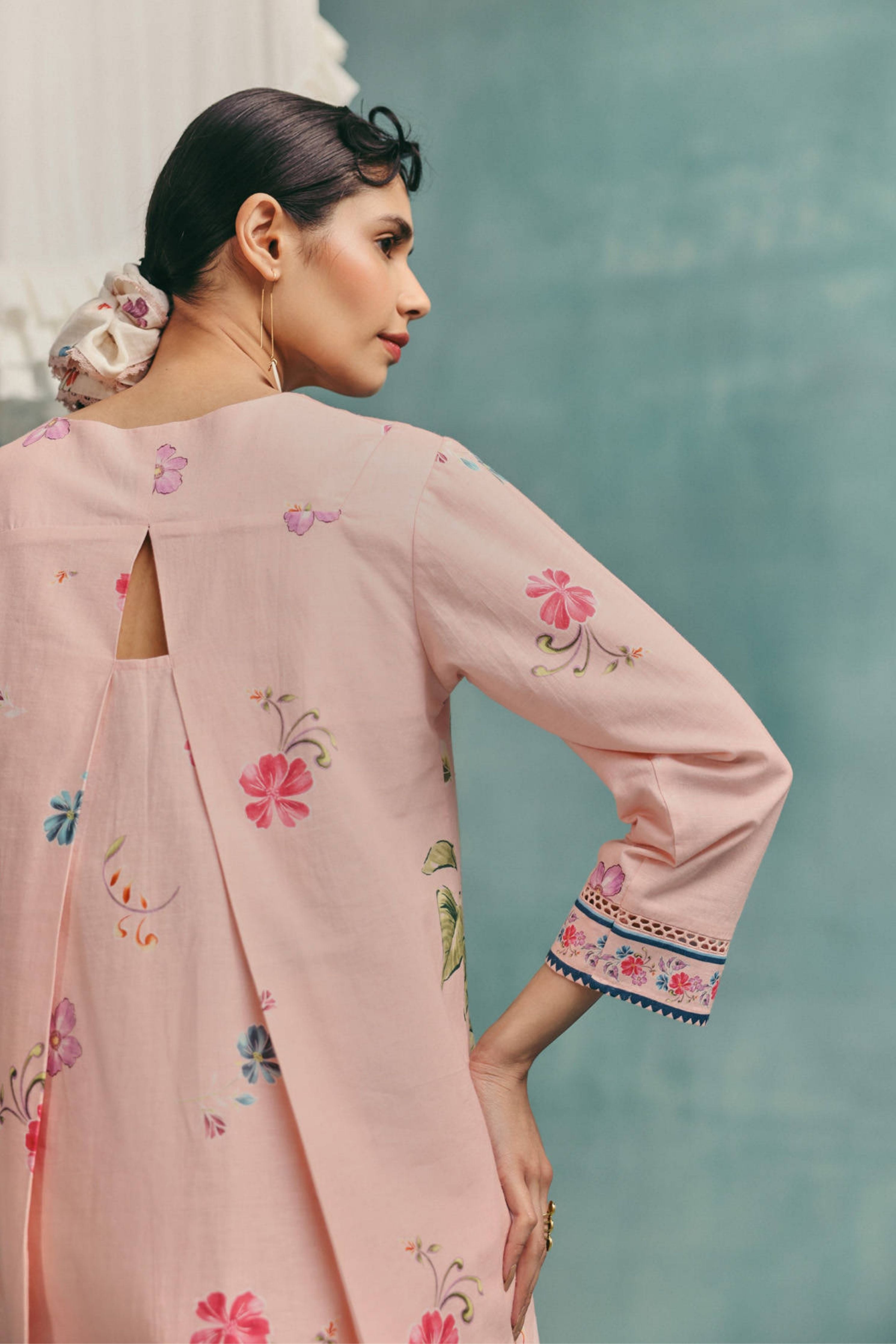 Rose Vneck Short Kurta Set