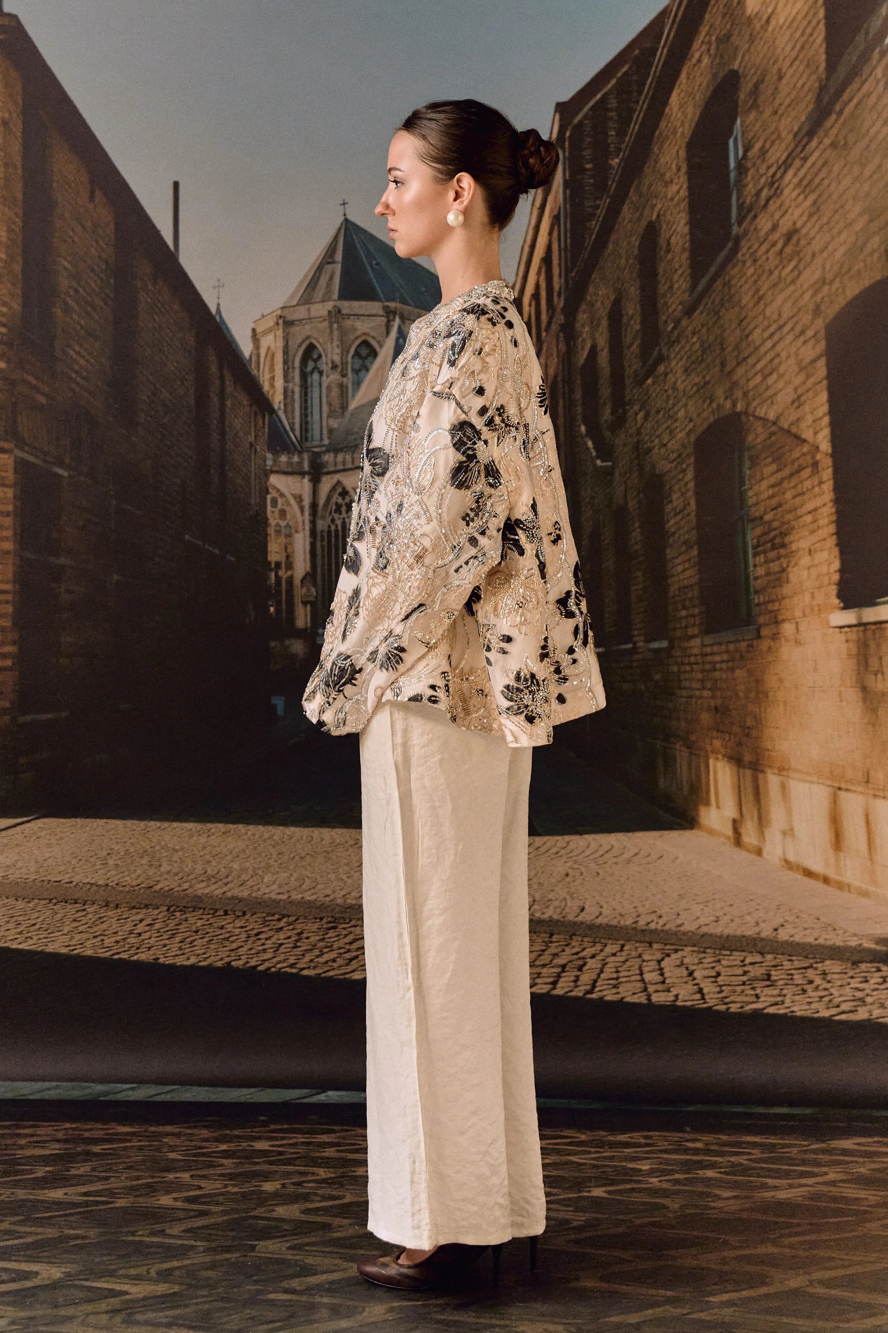 Cape jacket with floral embroidery