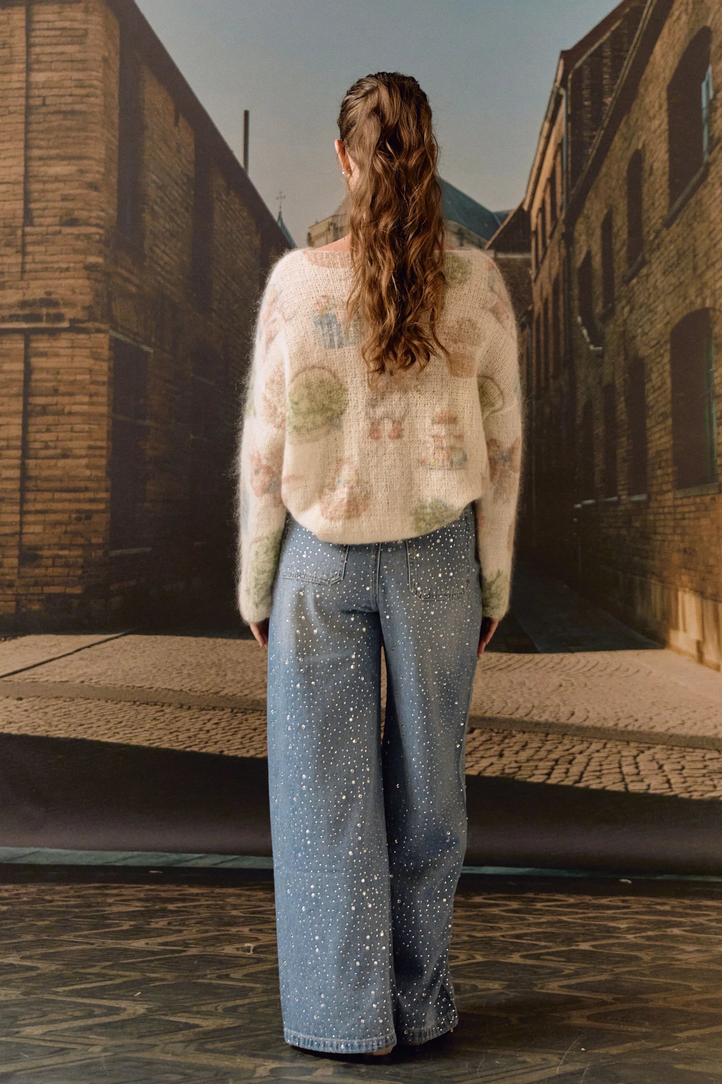 Alice in Wonderland sweater