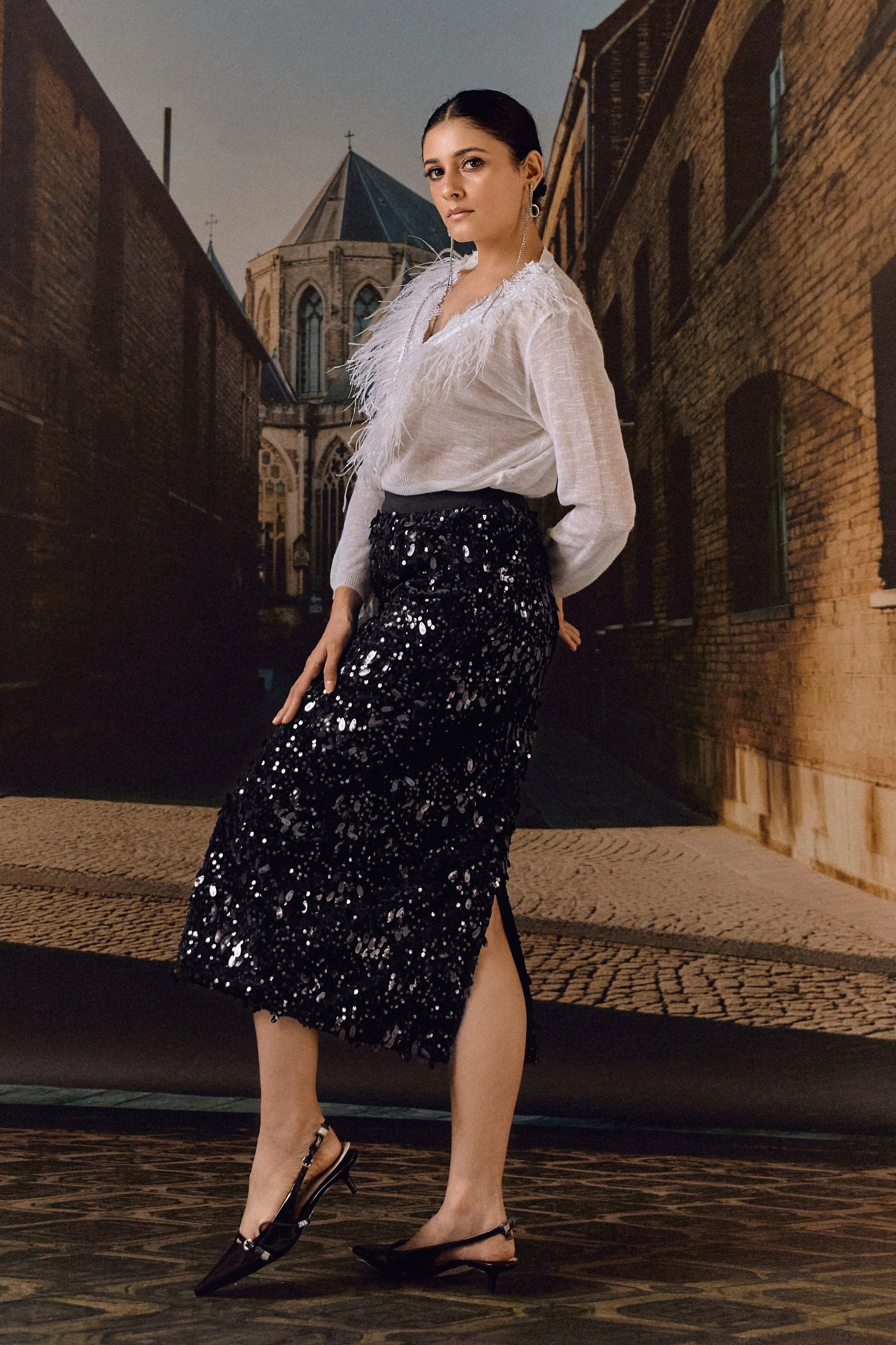 Velvet sequin pencil skirt- Black