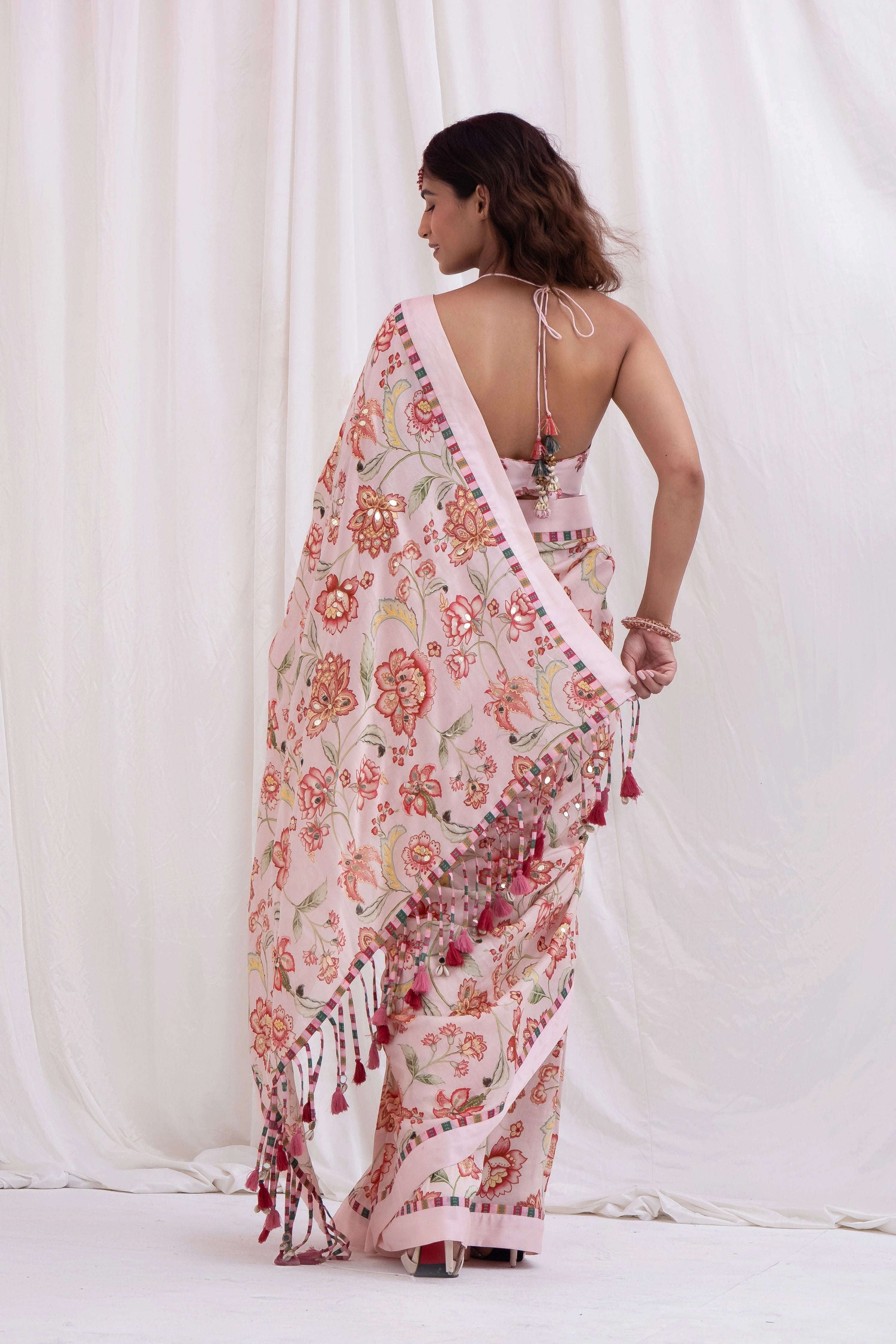 Gulabi Zhalar Saree Set