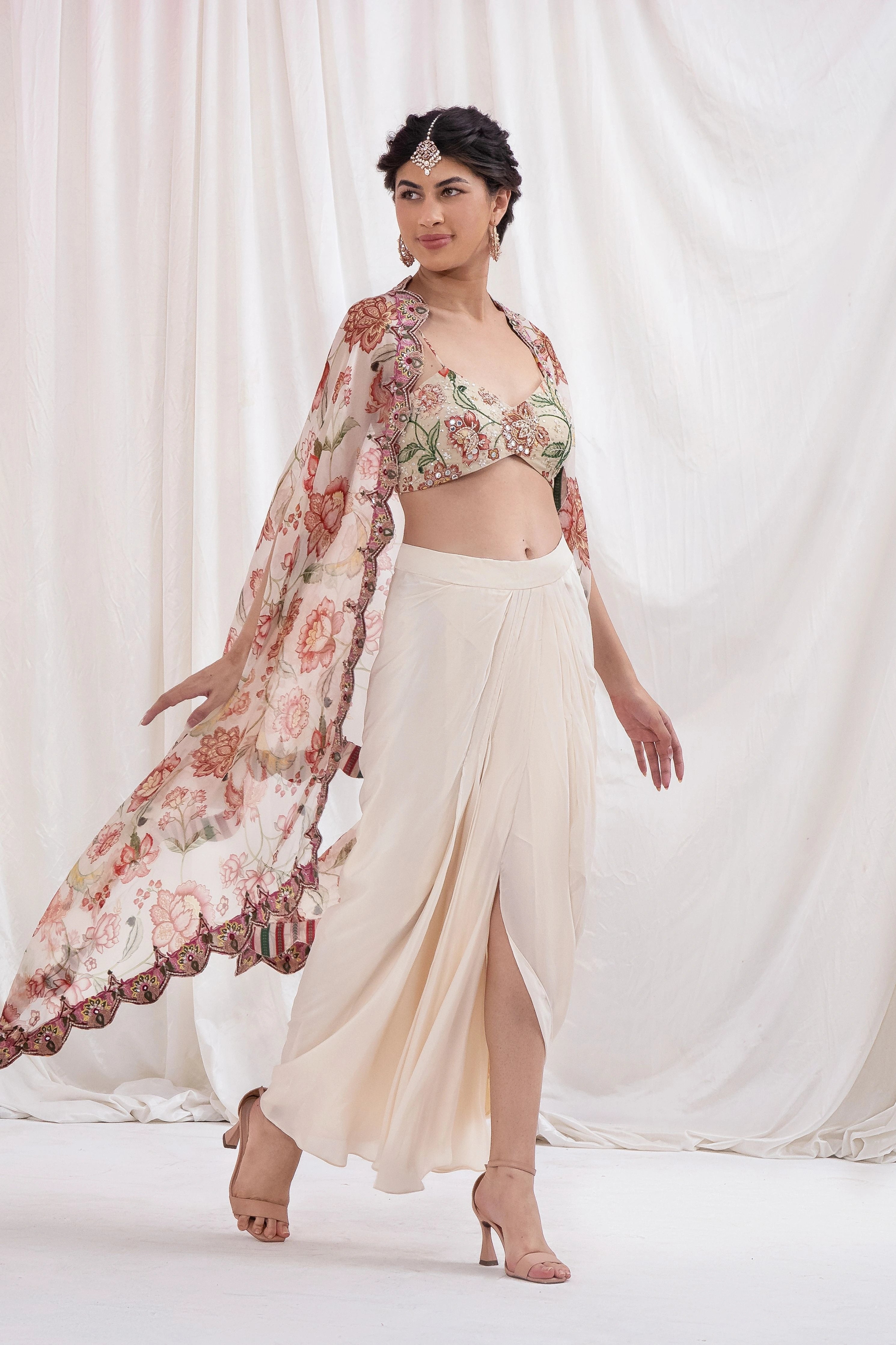 Chandani Ada Cape Set