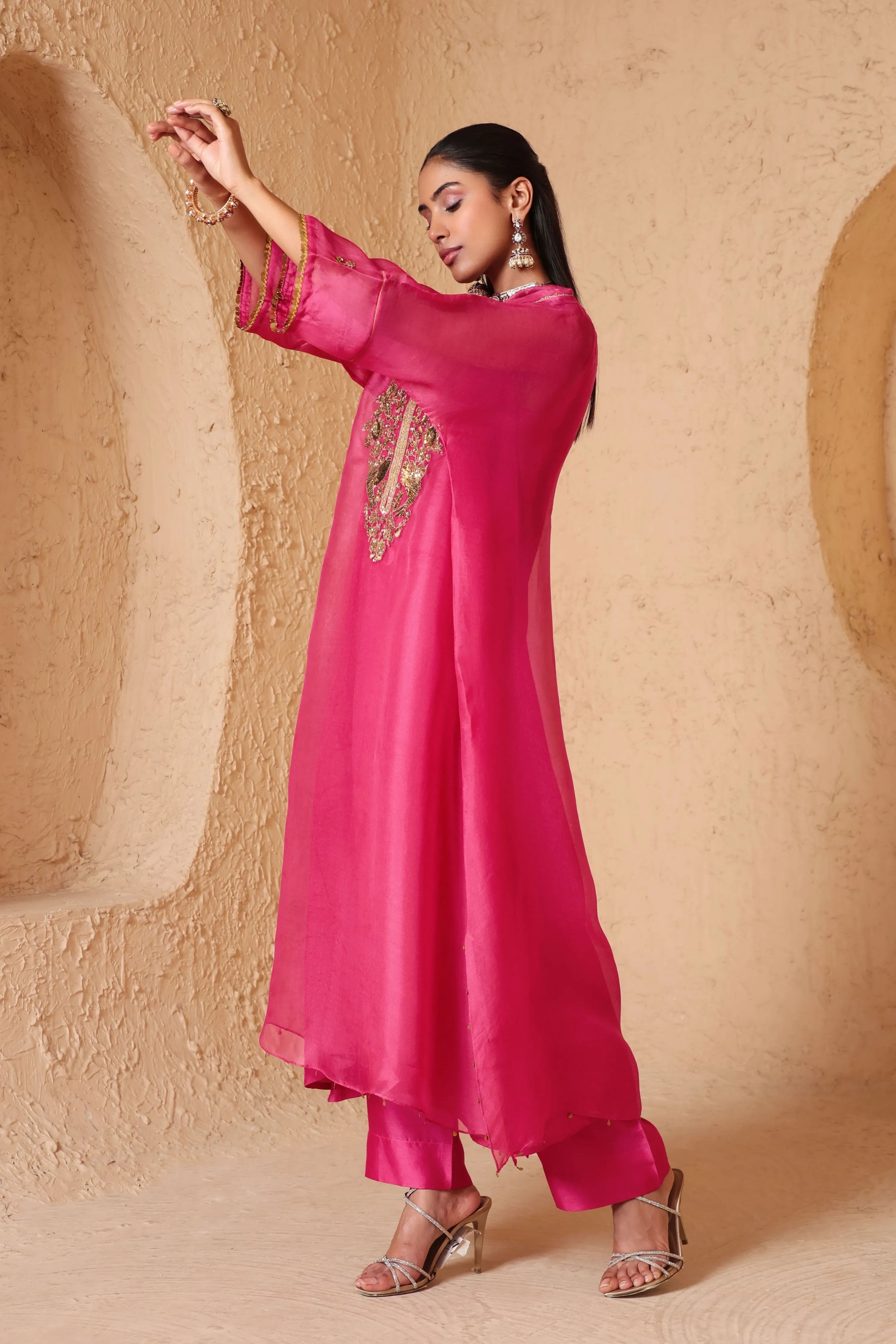 Mehrang Pink Kaftan Kurta Set
