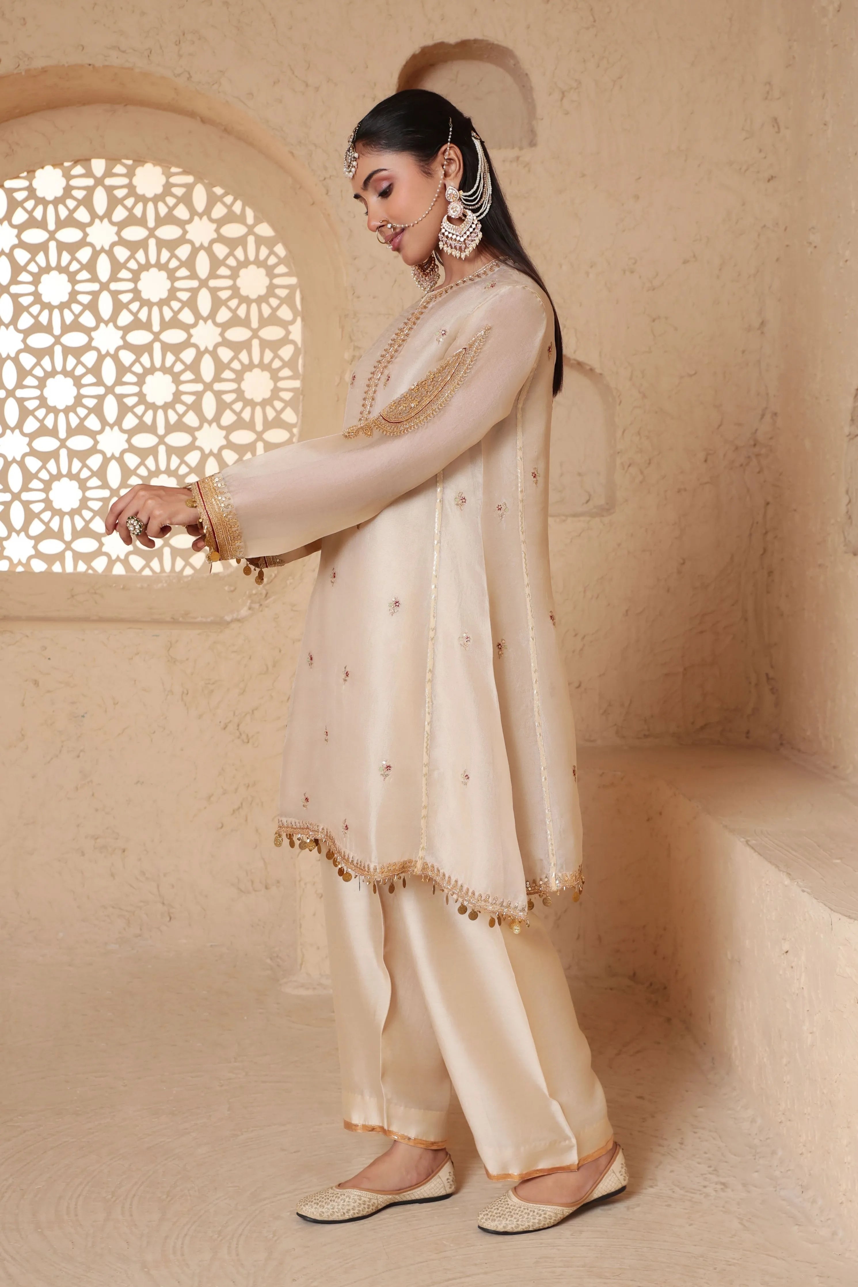 Mehrang Ivory Short Pheran Kurta Set