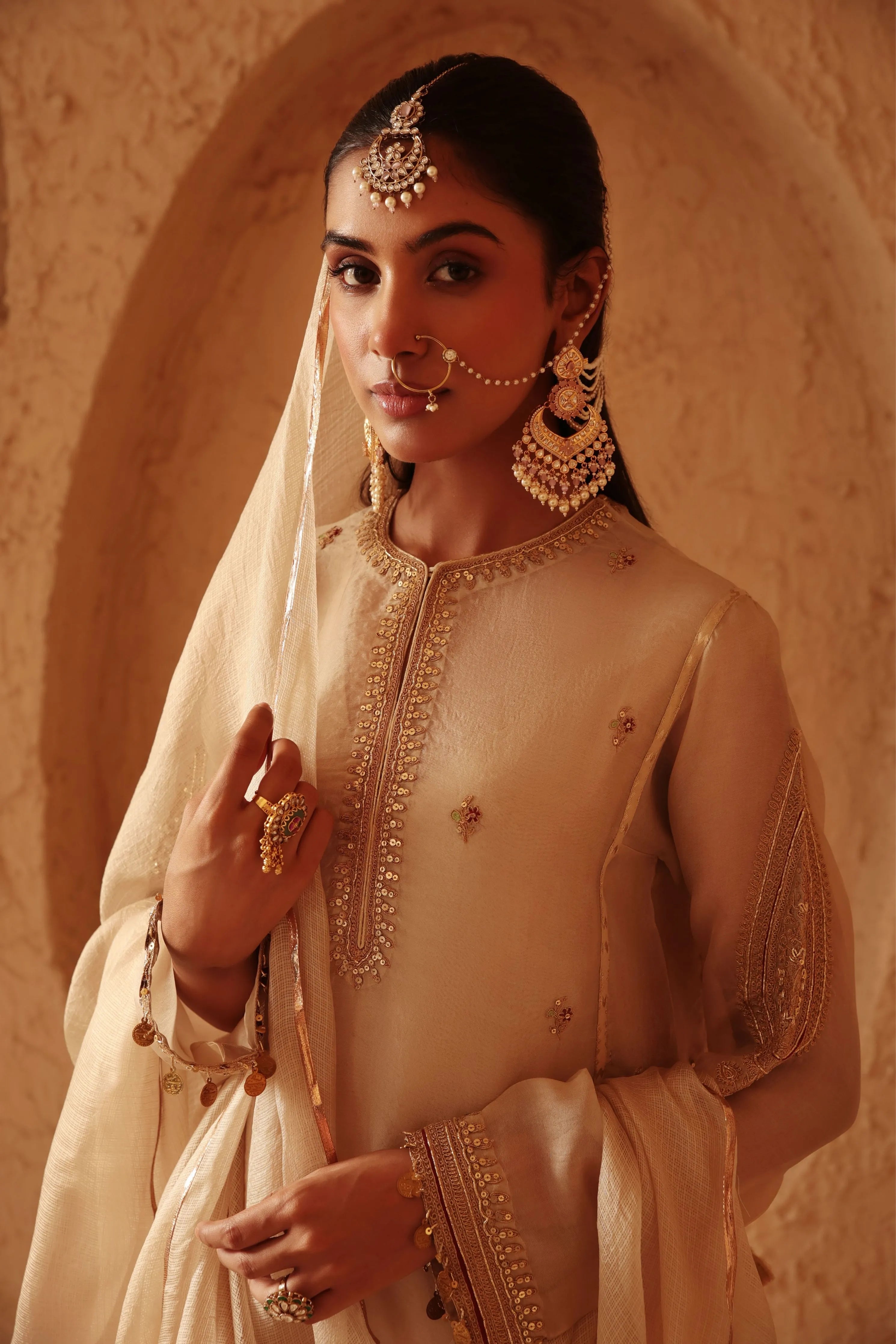 Mehrang Ivory Short Pheran Kurta Set