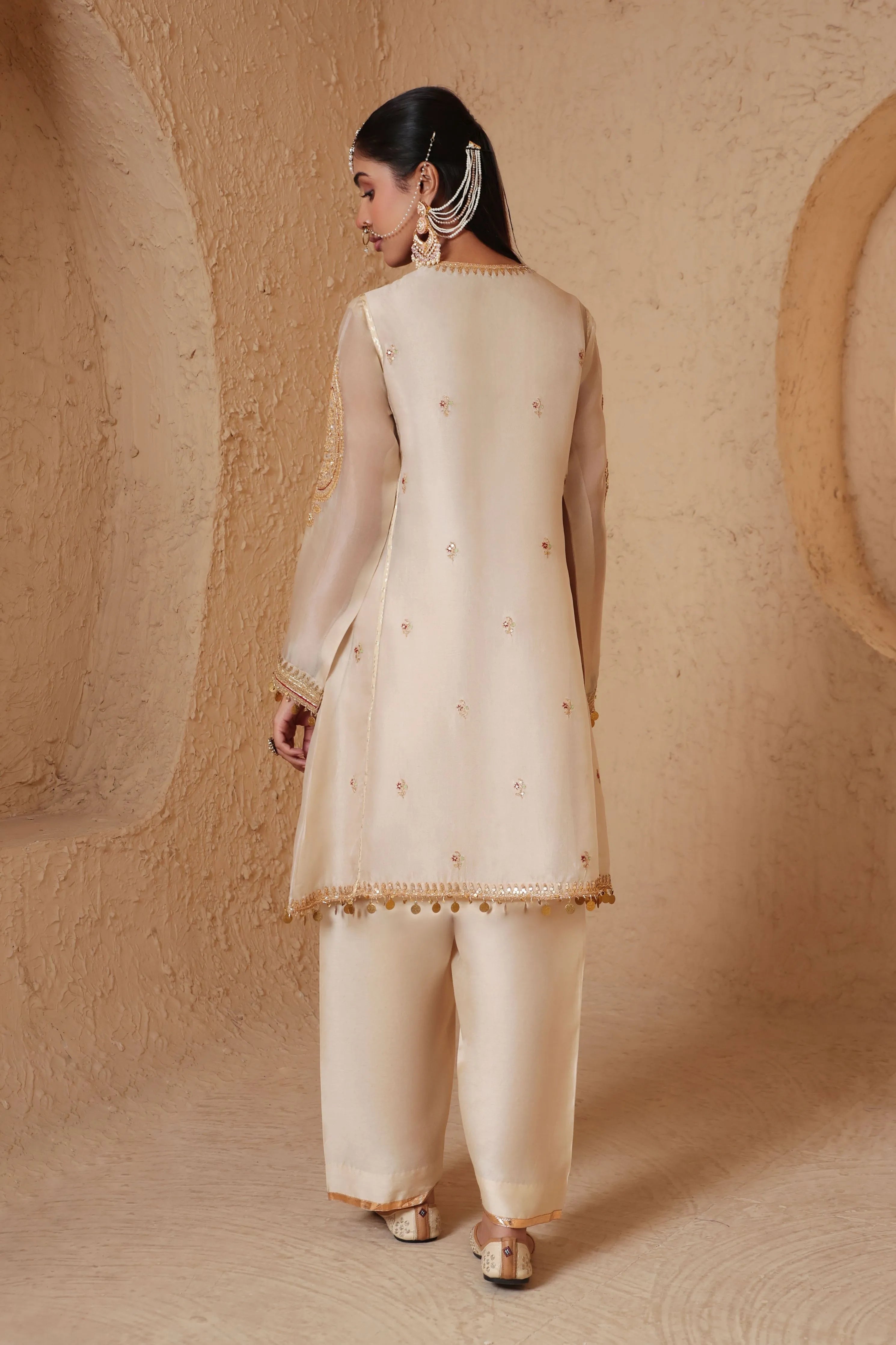 Mehrang Ivory Short Pheran Kurta Set