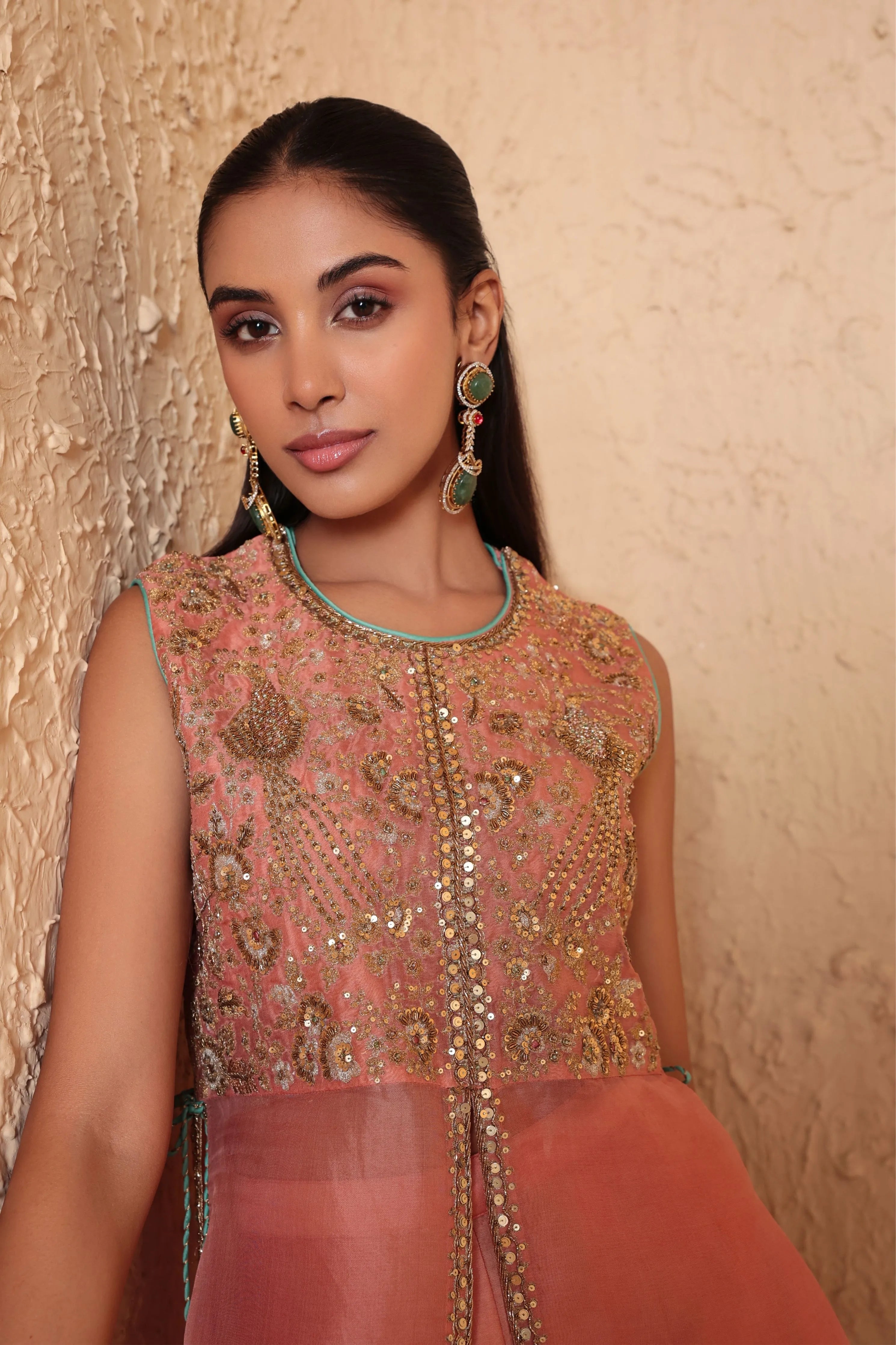 Mehrang Peach Tie-up Sleeveless Kurta Set