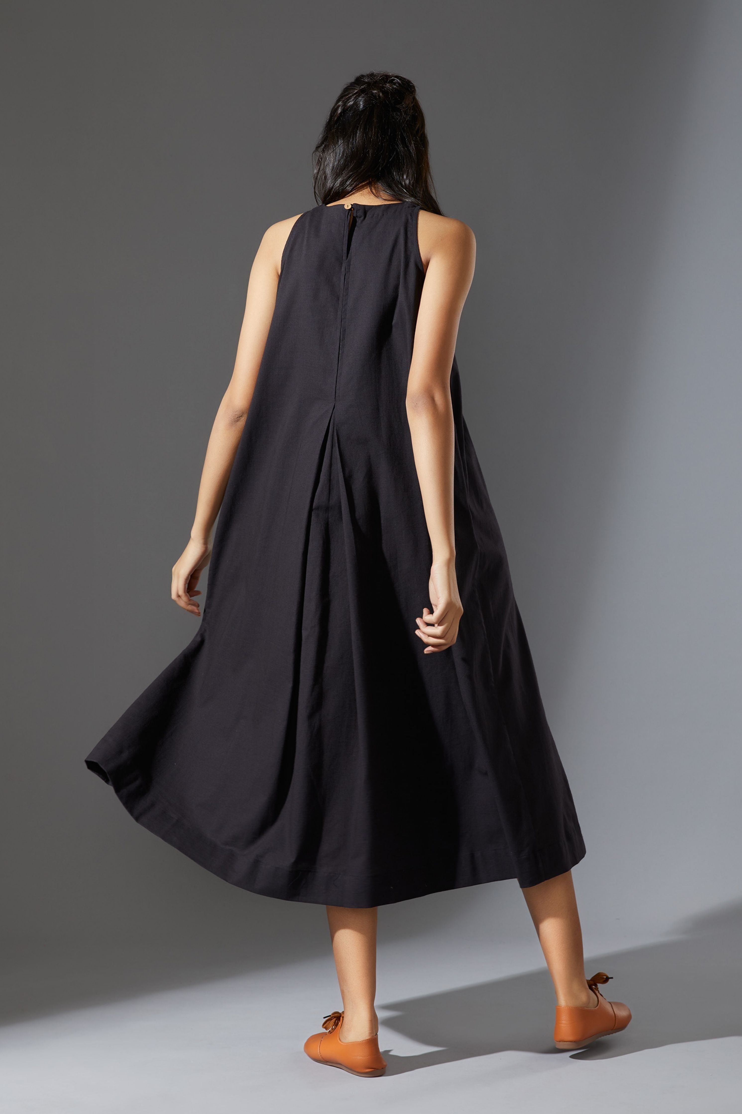 Mati Vita Aakaar Black Dress