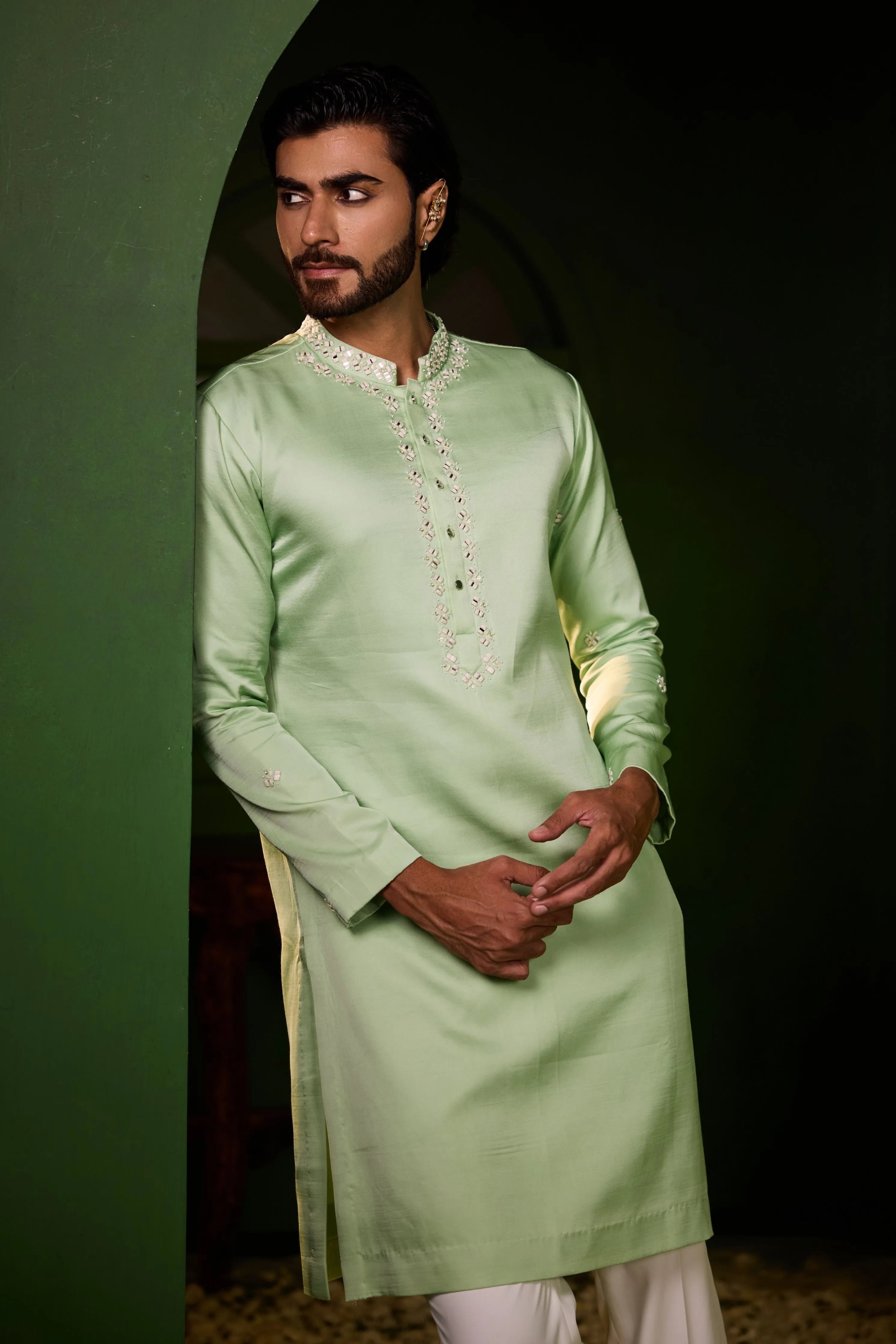 Avyukt Kurta Set