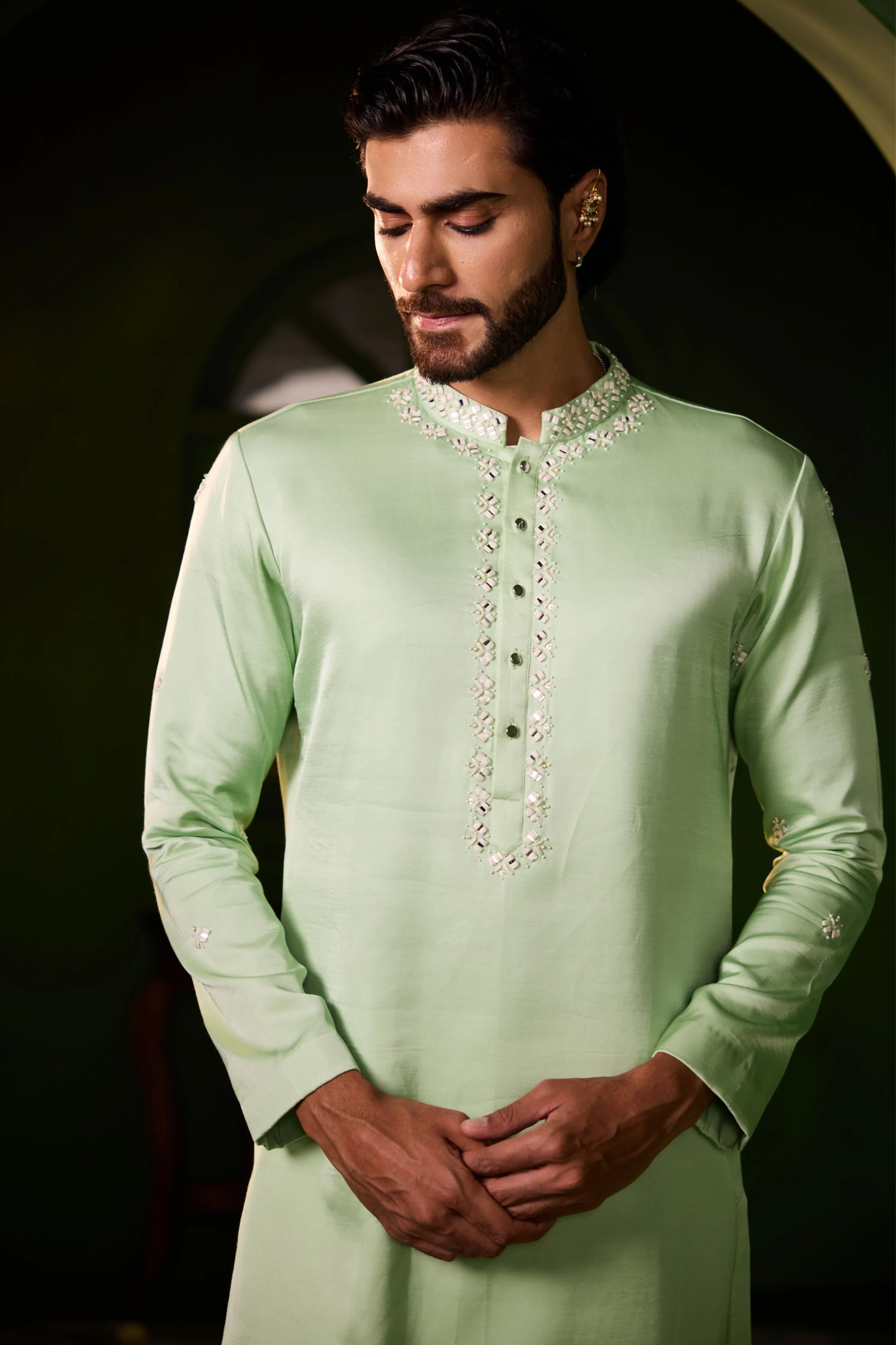 Avyukt Kurta Set