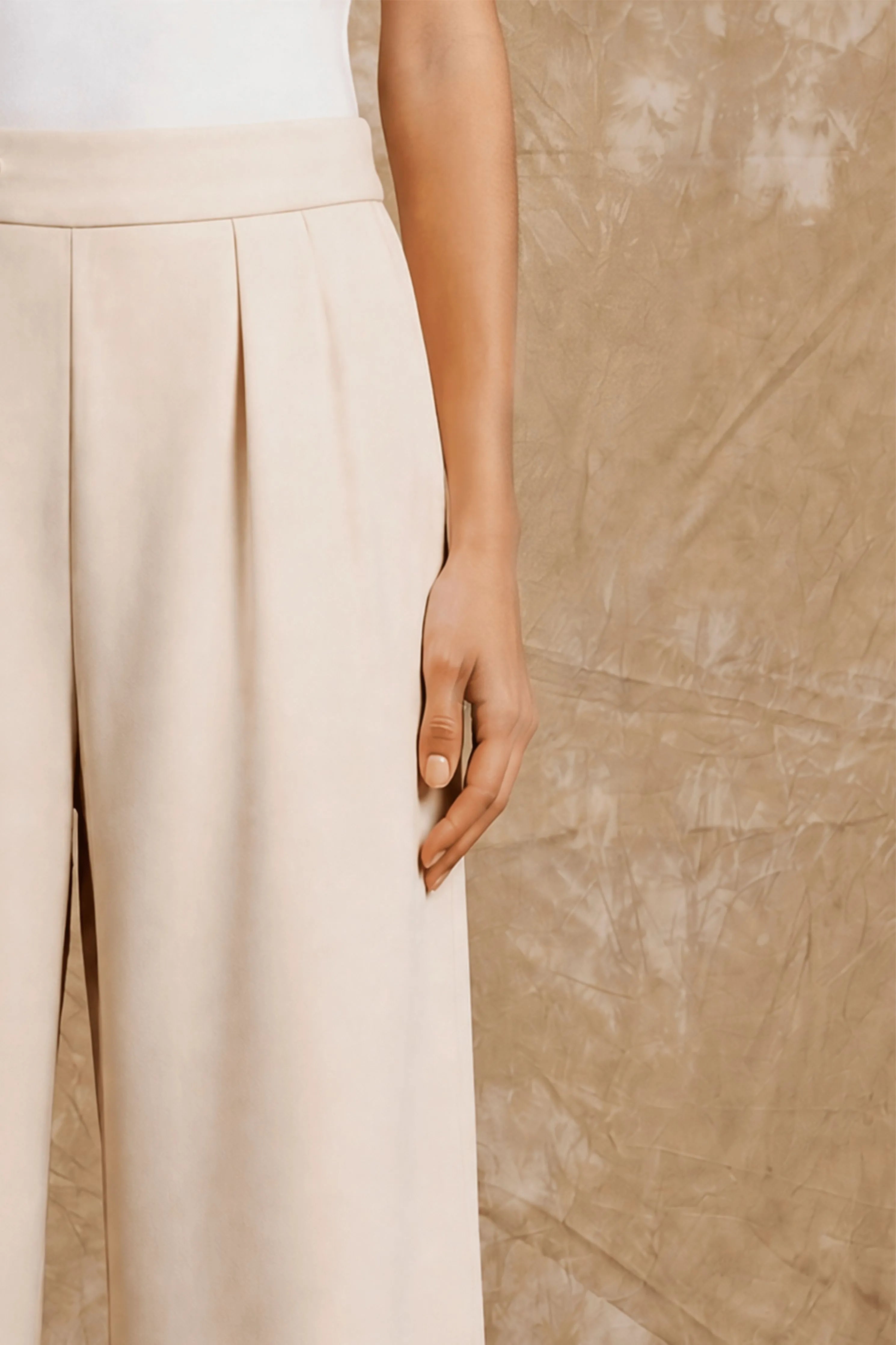 Wide-Leg Trouser