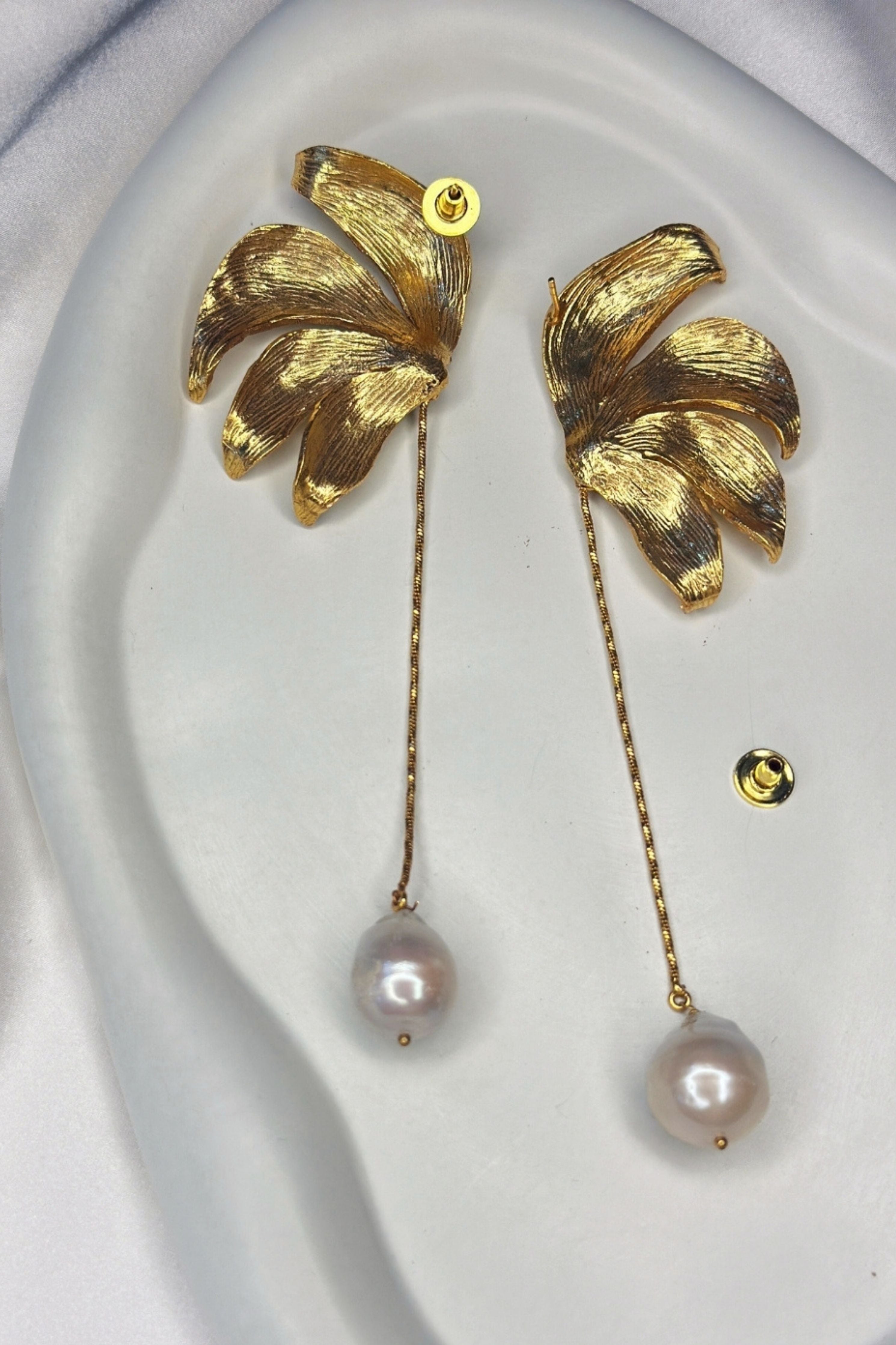 Avya Earrings