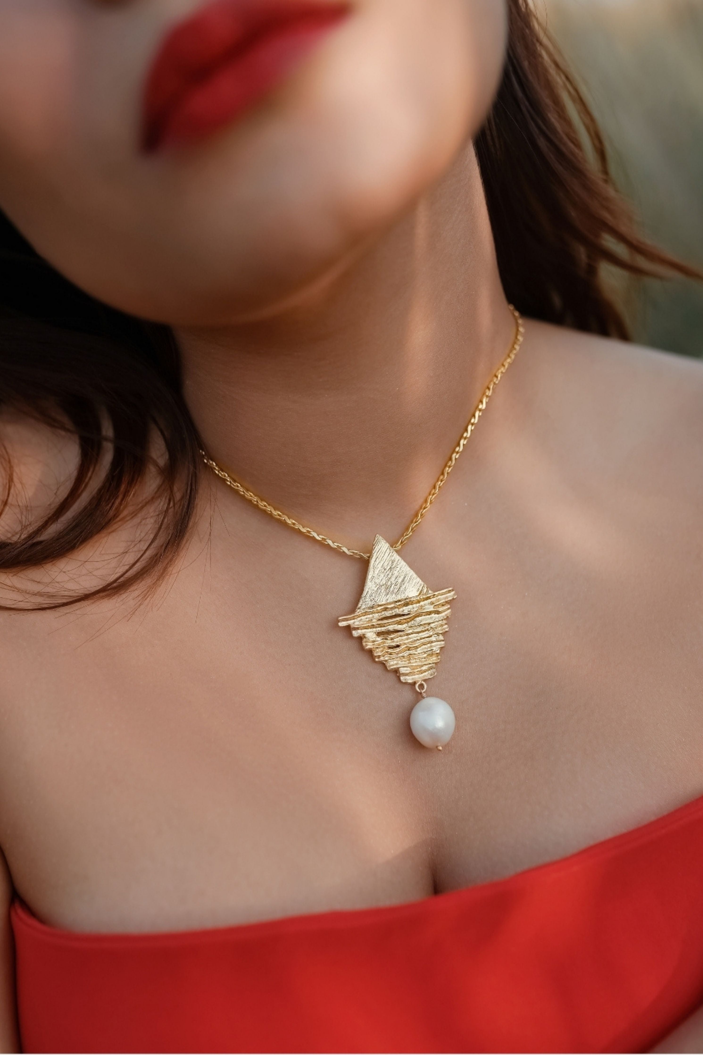 Audrey Pendant & Chain