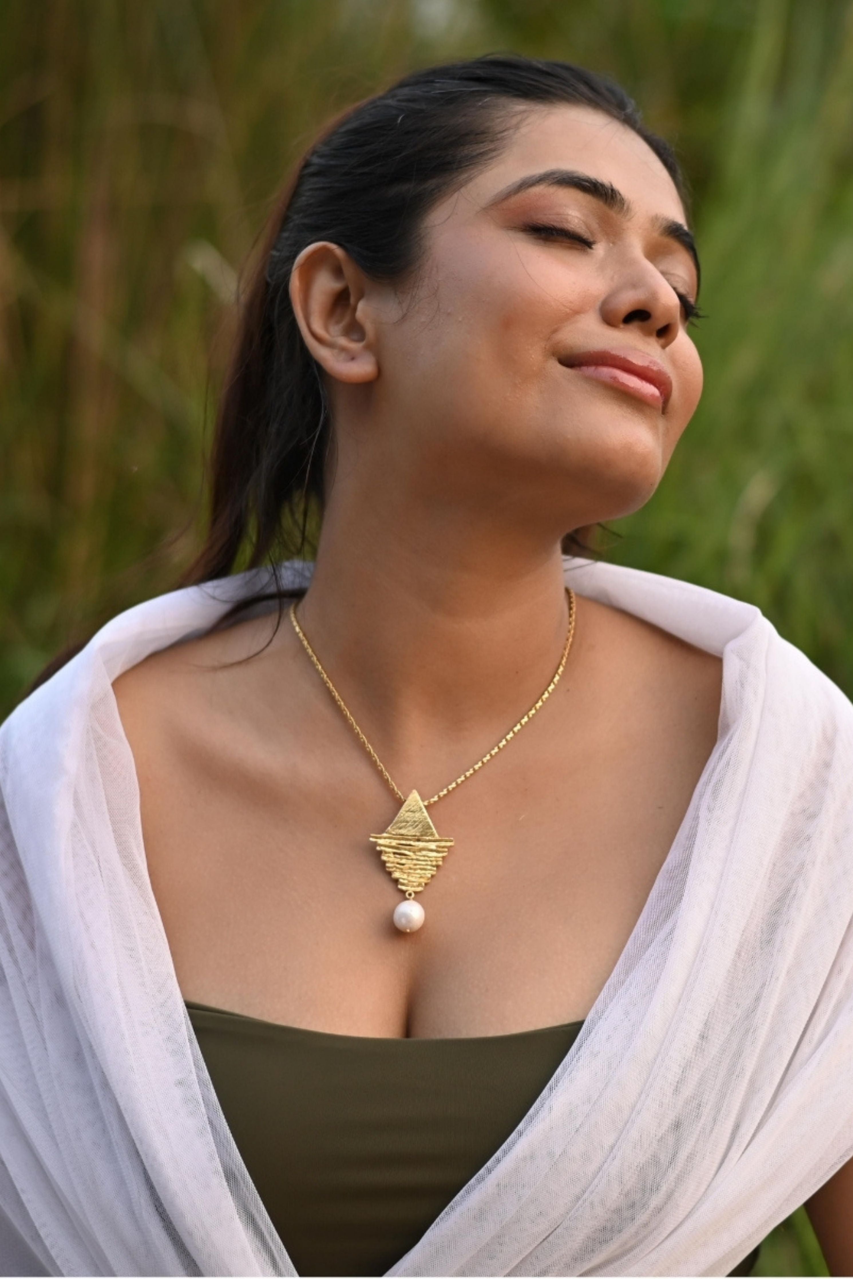 Audrey Pendant & Chain