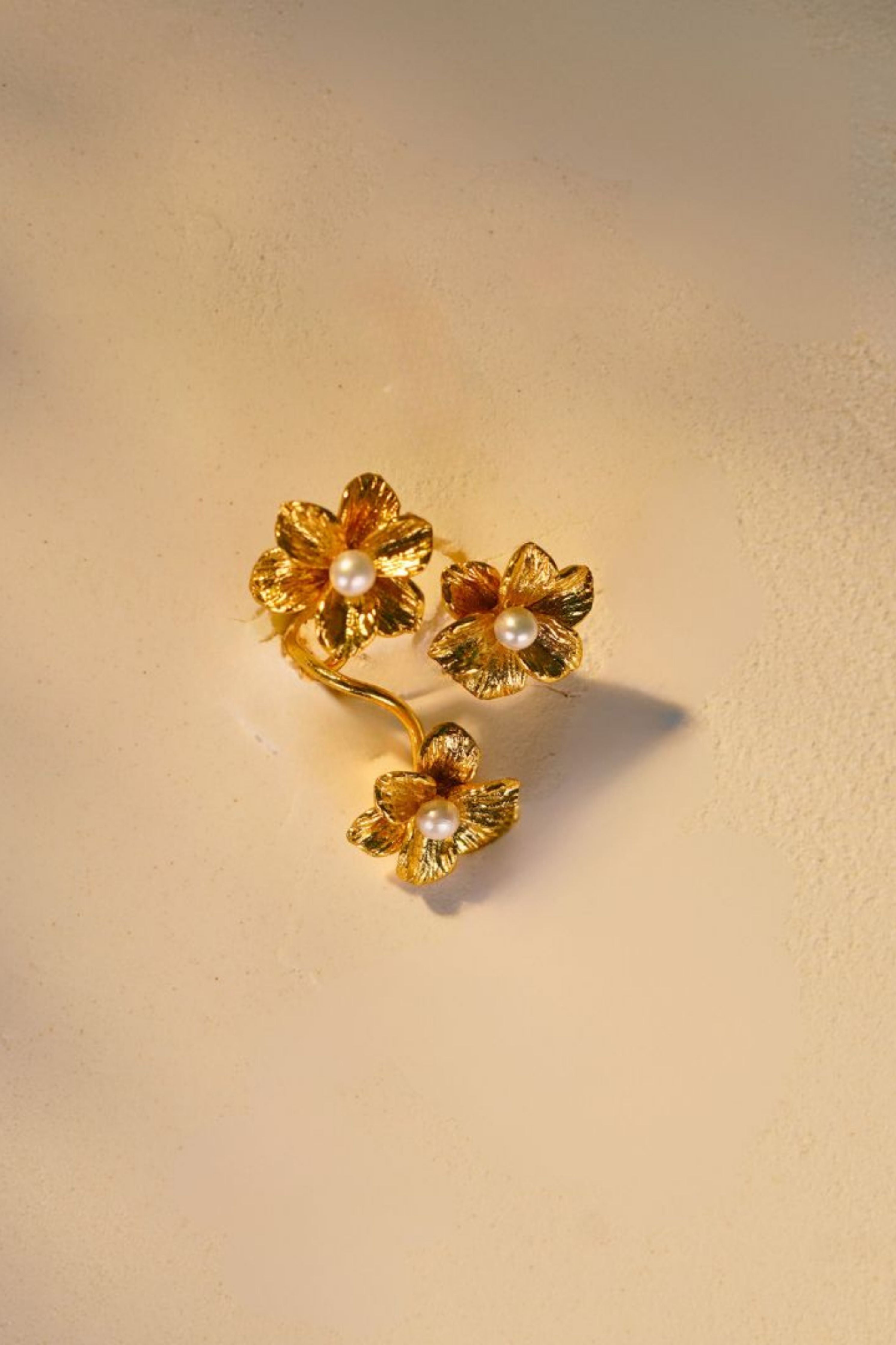 Blossom of 3 flowers Ring