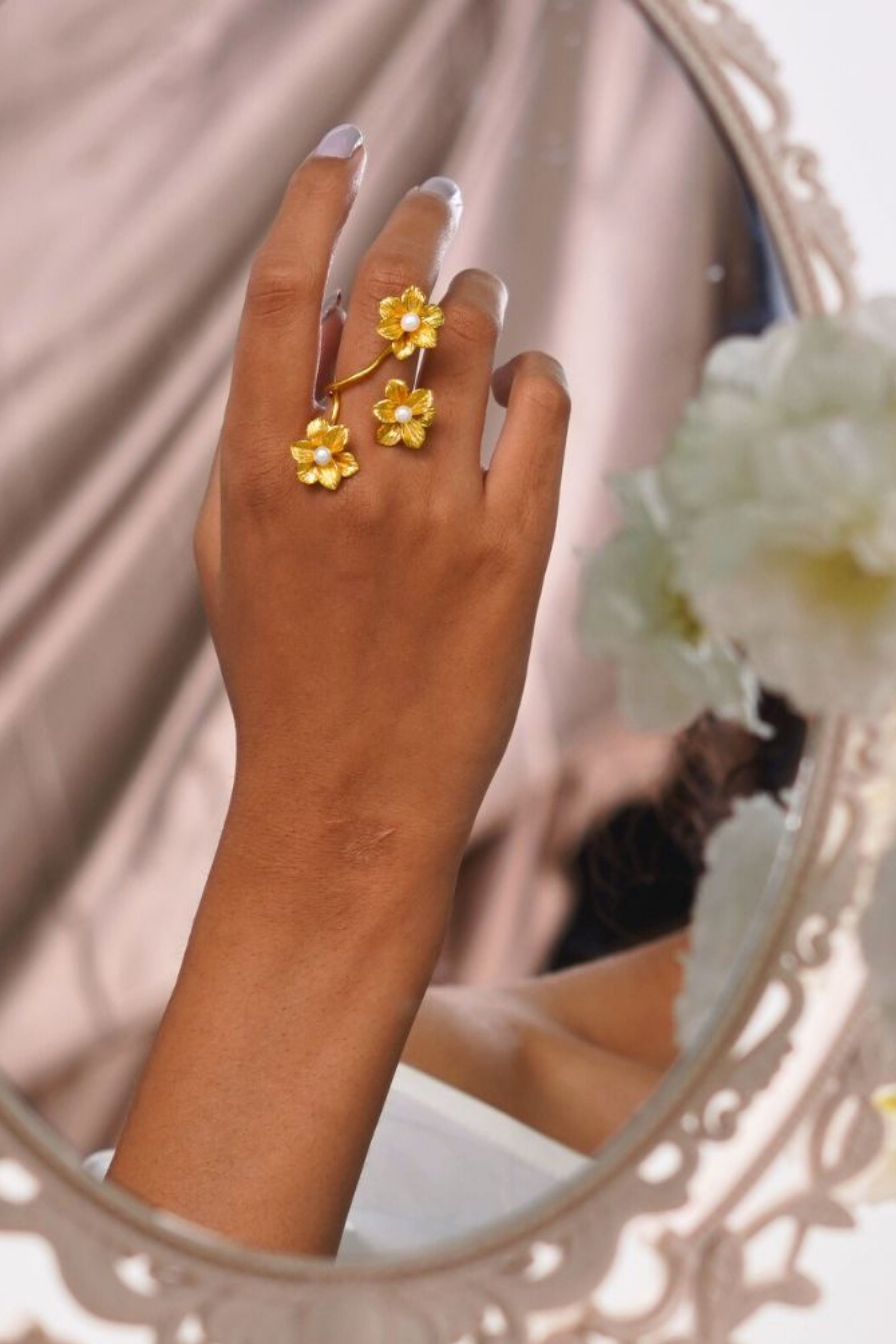Blossom of 3 flowers Ring