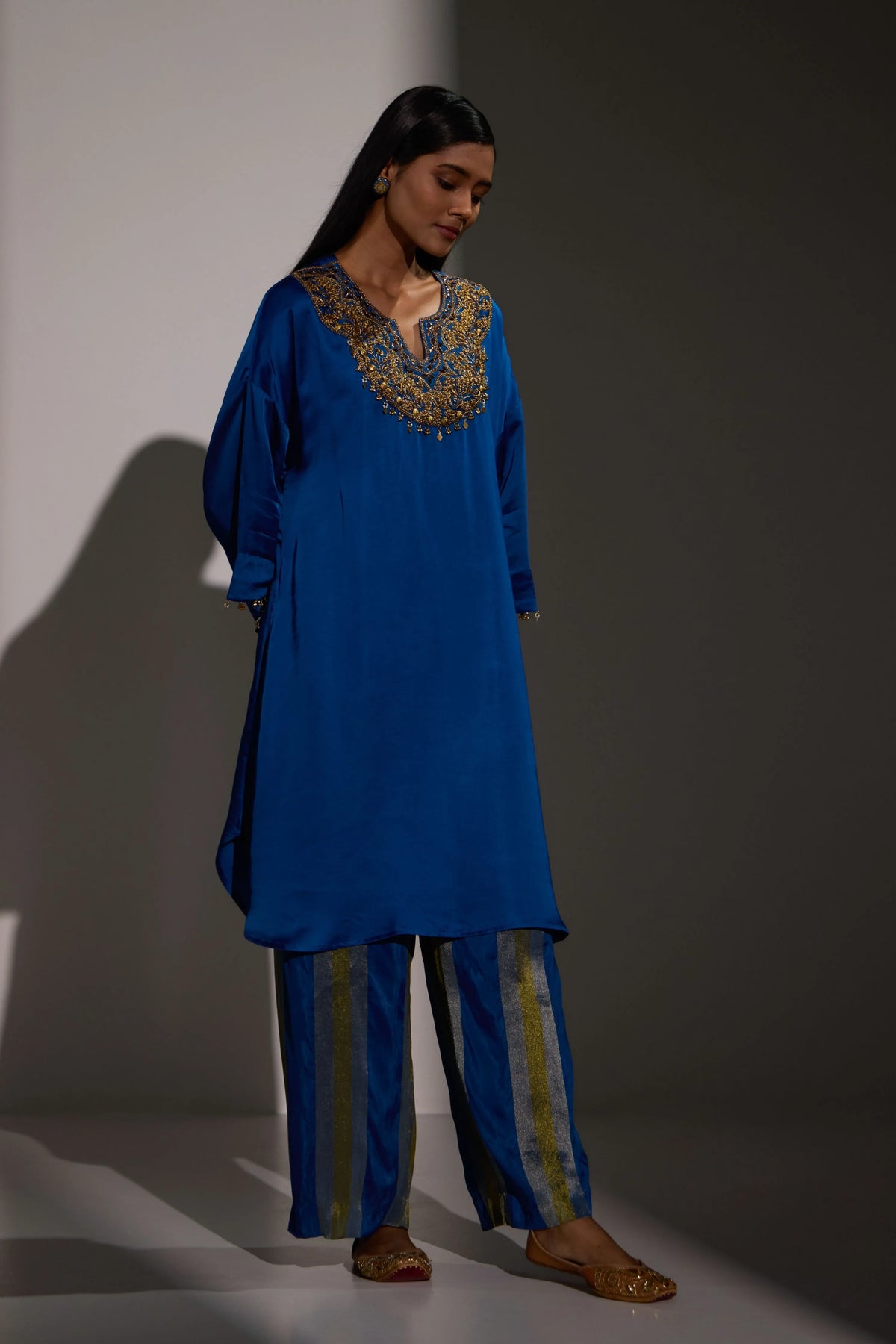 NILAMBARI SET- BLUE