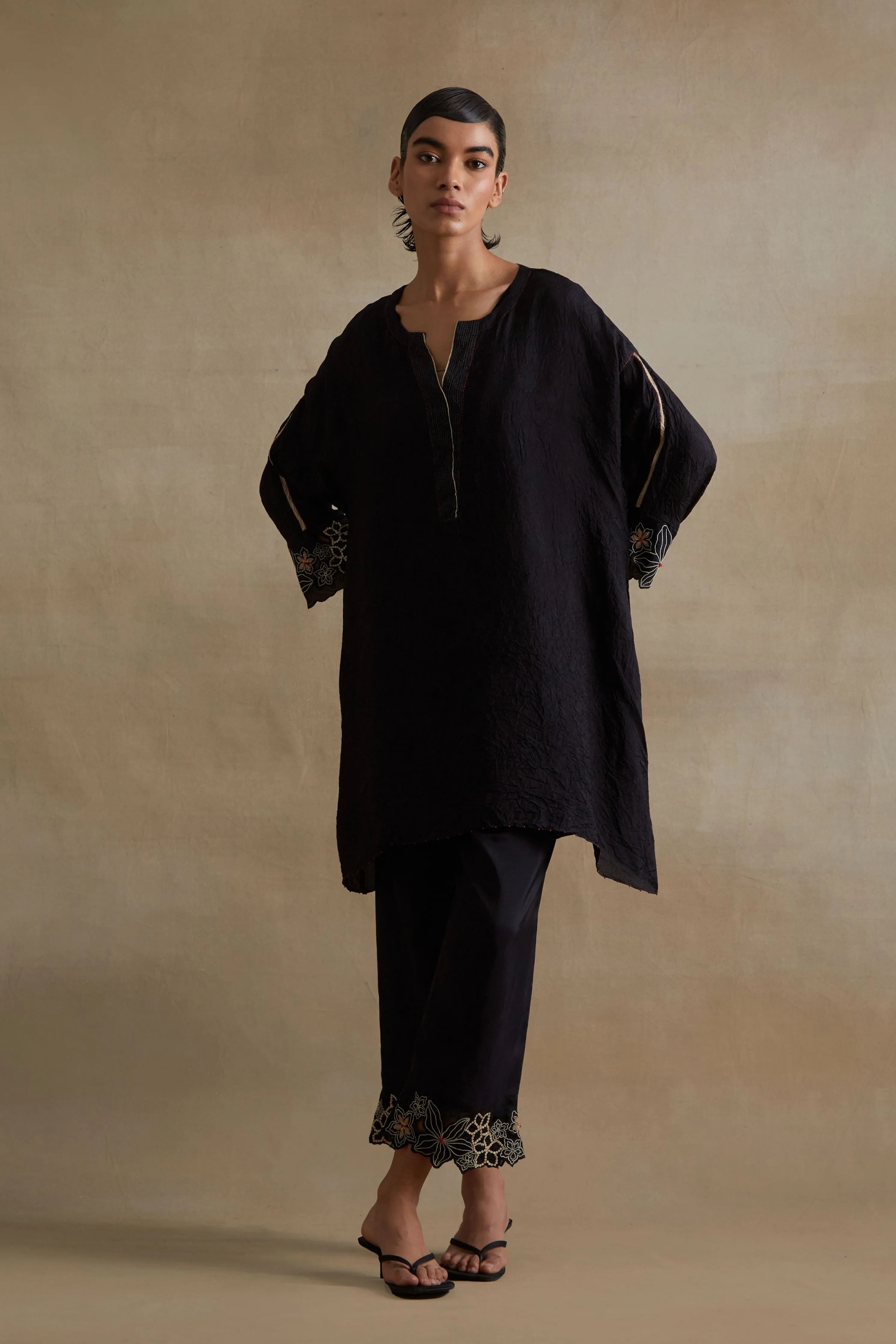Black Floral Highlighted Tunic Set