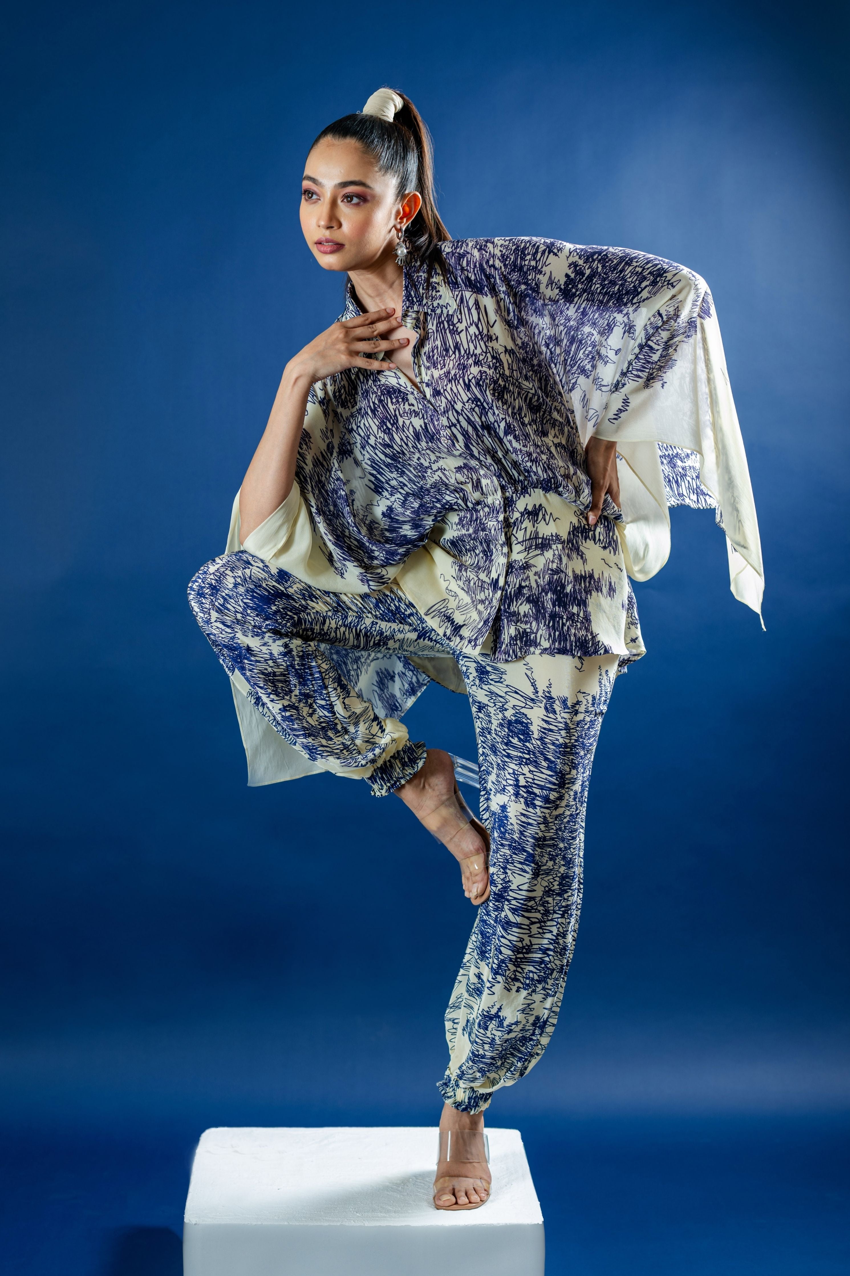Printed Kaftaan Top With Jogger Pants