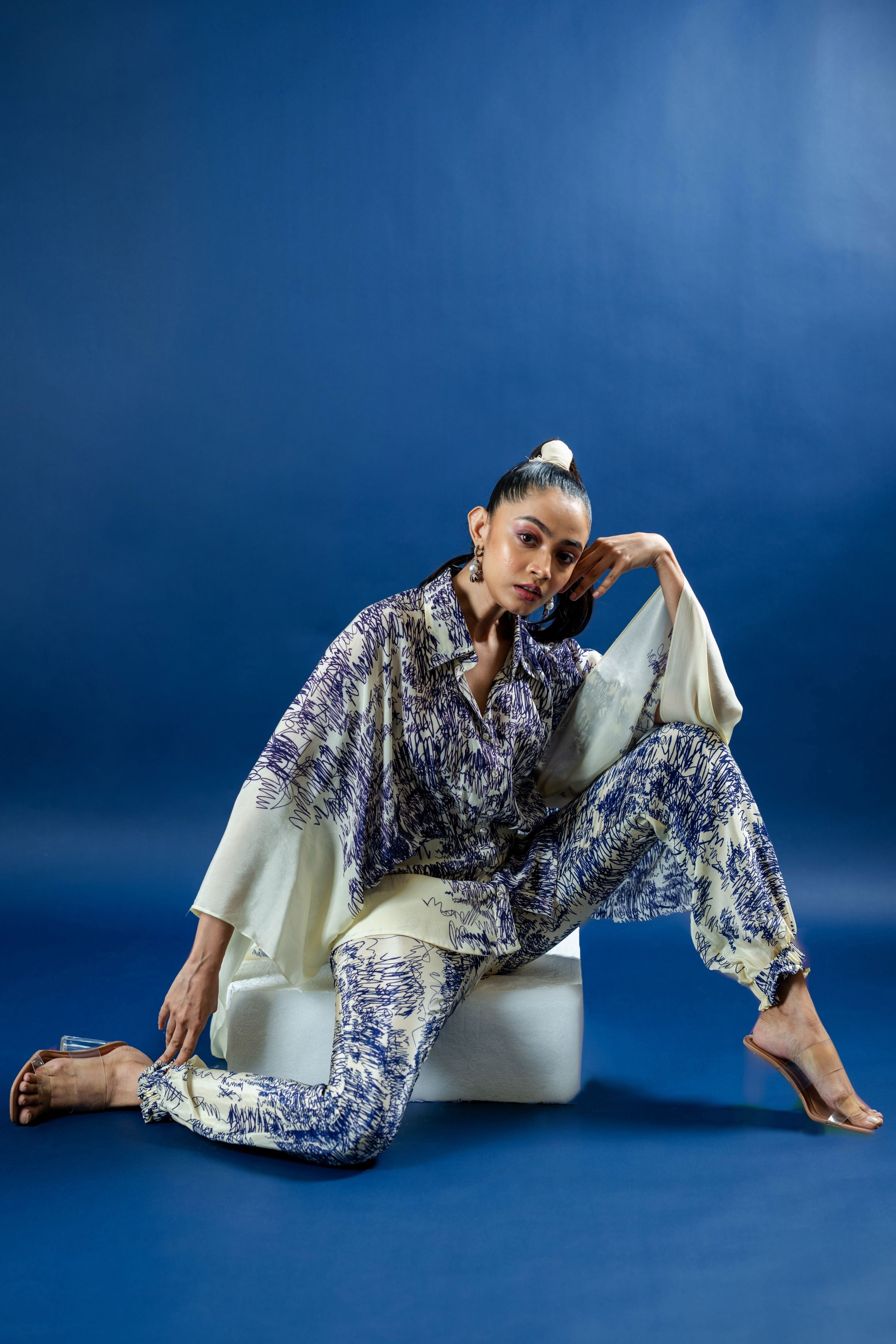 Printed Kaftaan Top With Jogger Pants
