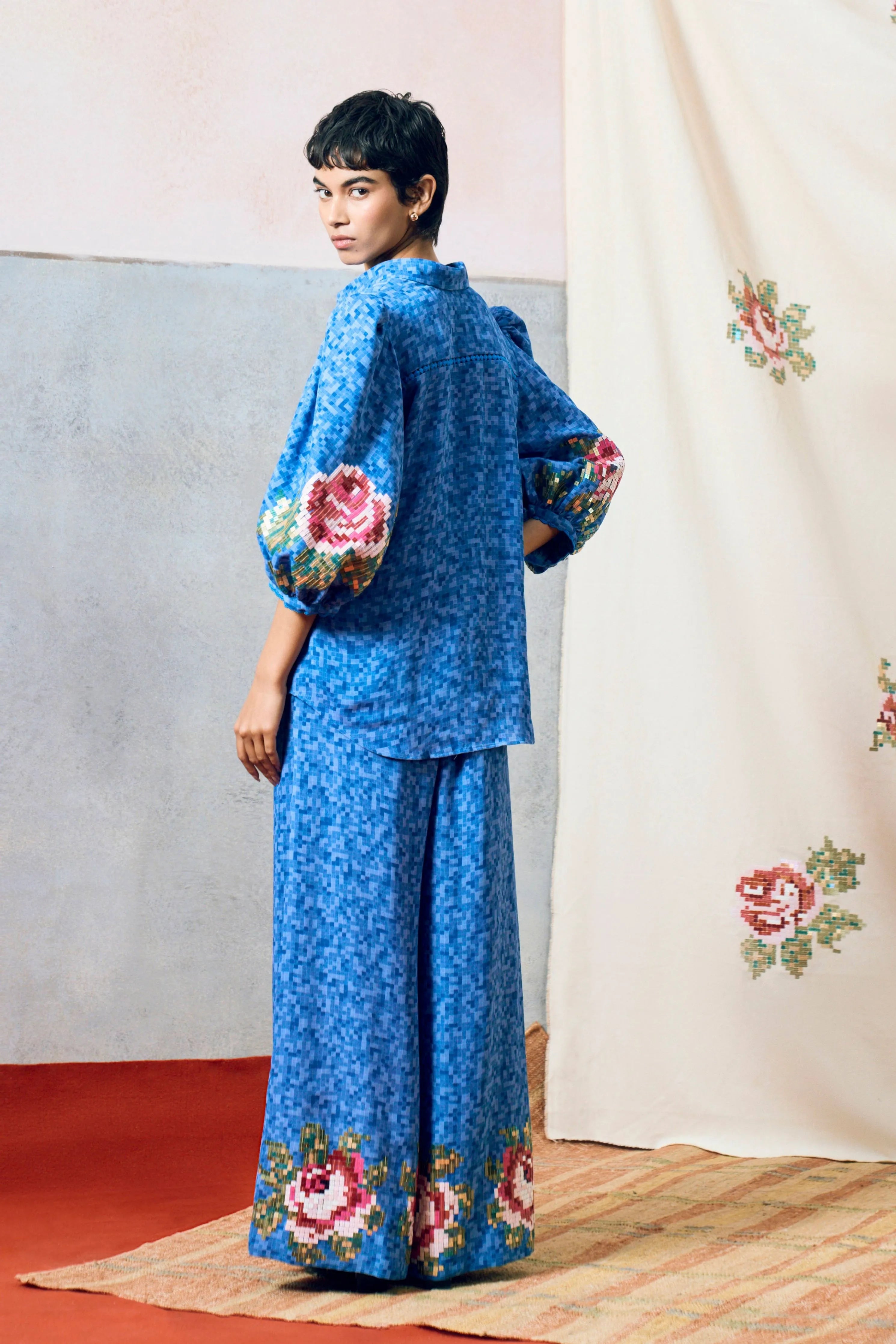 Capri Balloon Shirt Blue