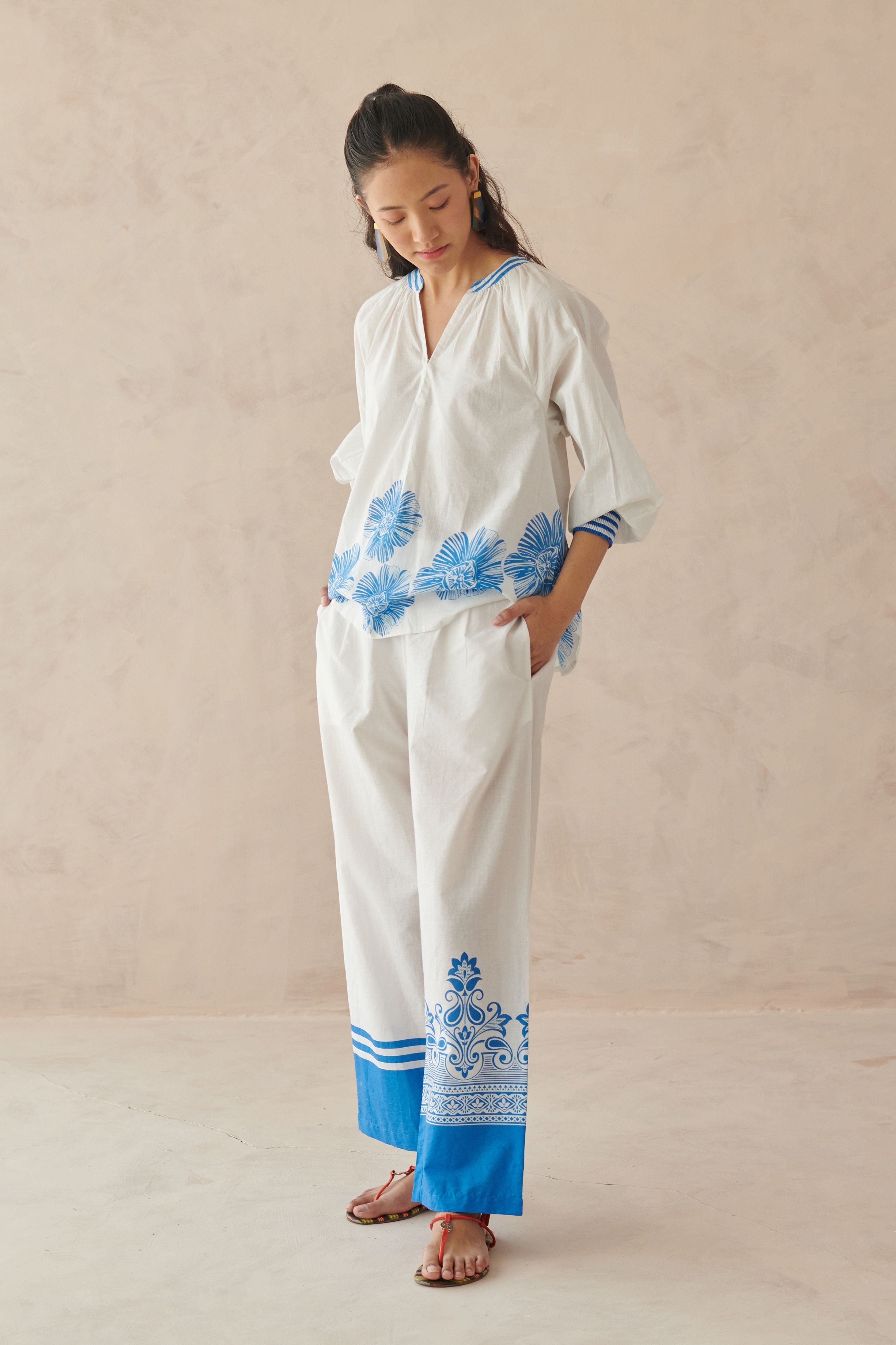Glide White Placement Border Pants