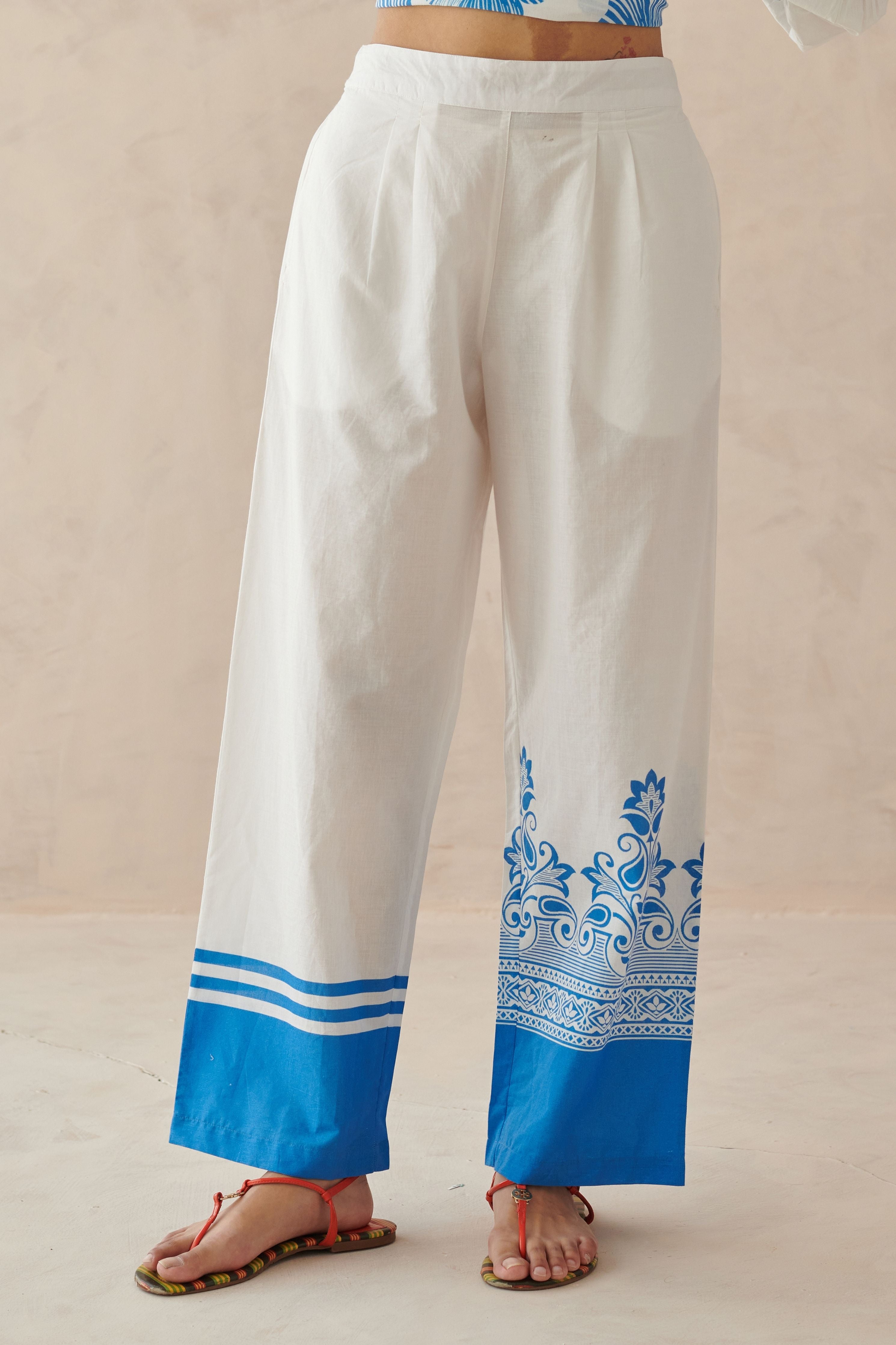 Glide White Placement Border Pants