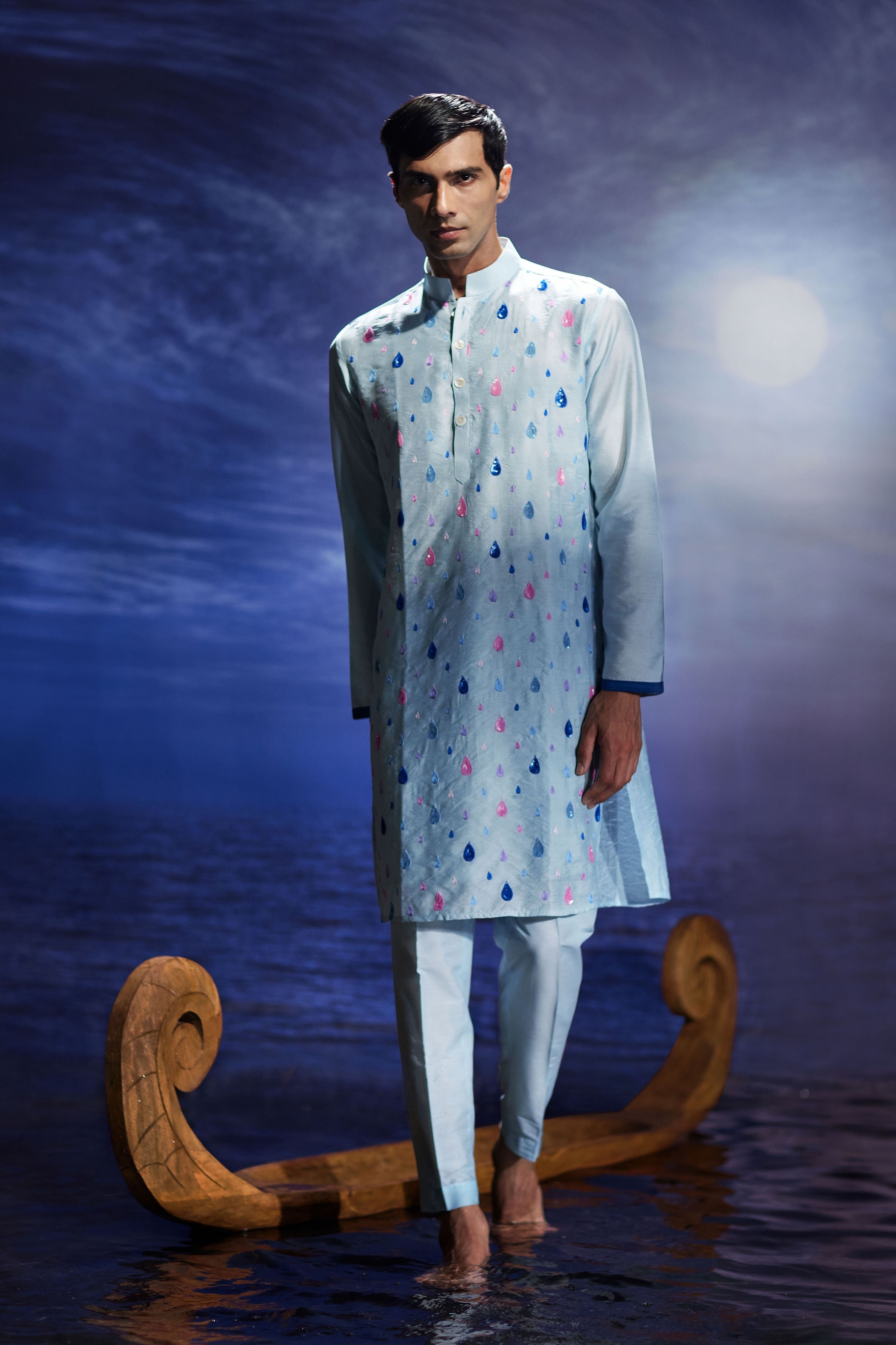 Boondein Hand Embrodiery Kurta Set