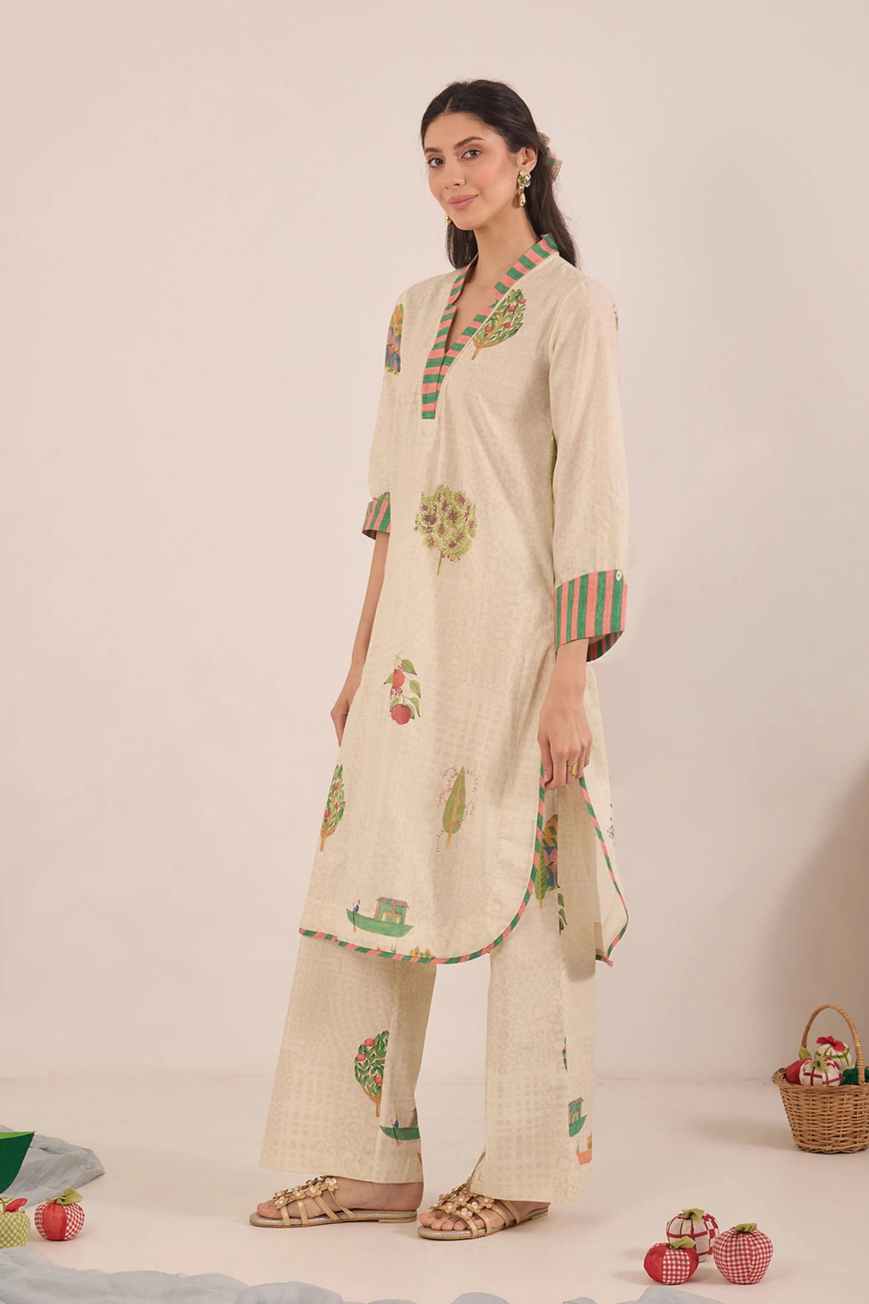 Gulposh V-Neck Co-Ord Set