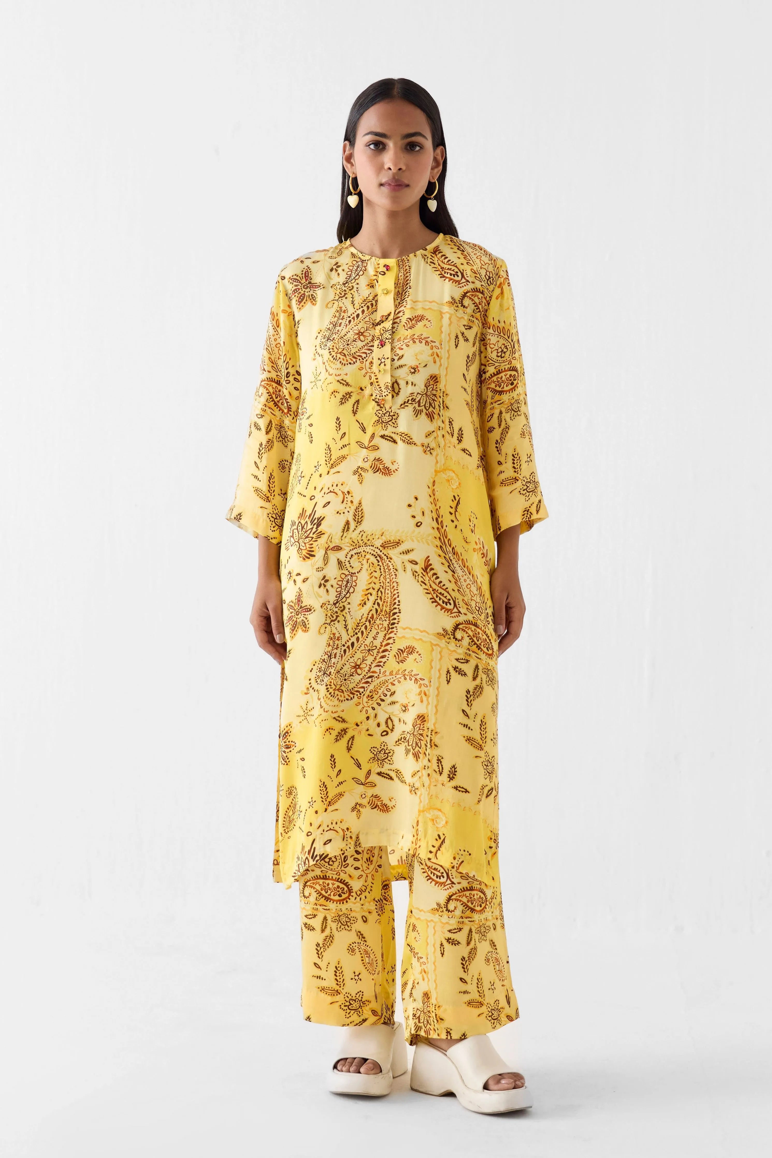 Ambi Straight Kurta & Pants