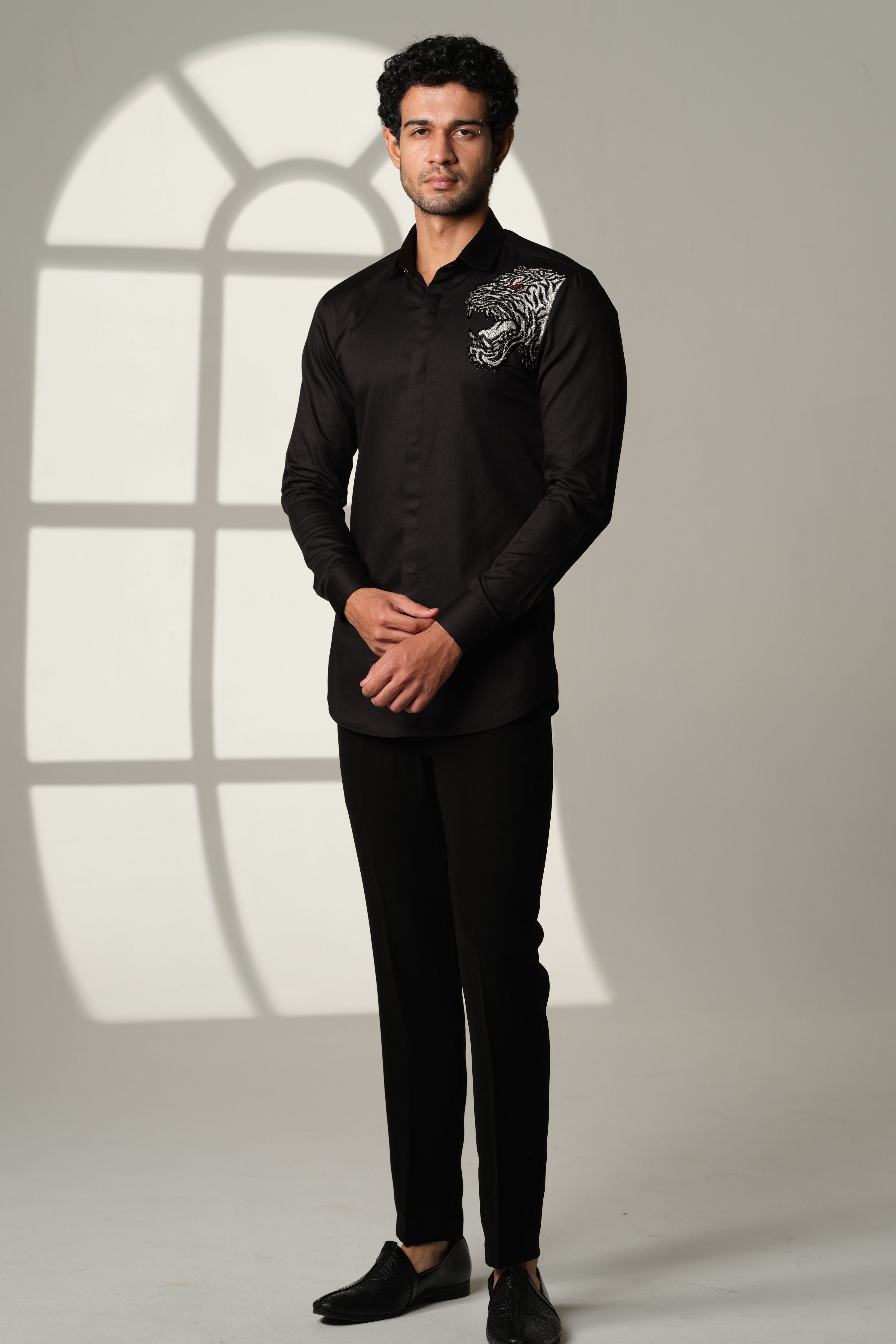Black Shirt With Tiger Roar On The Edge