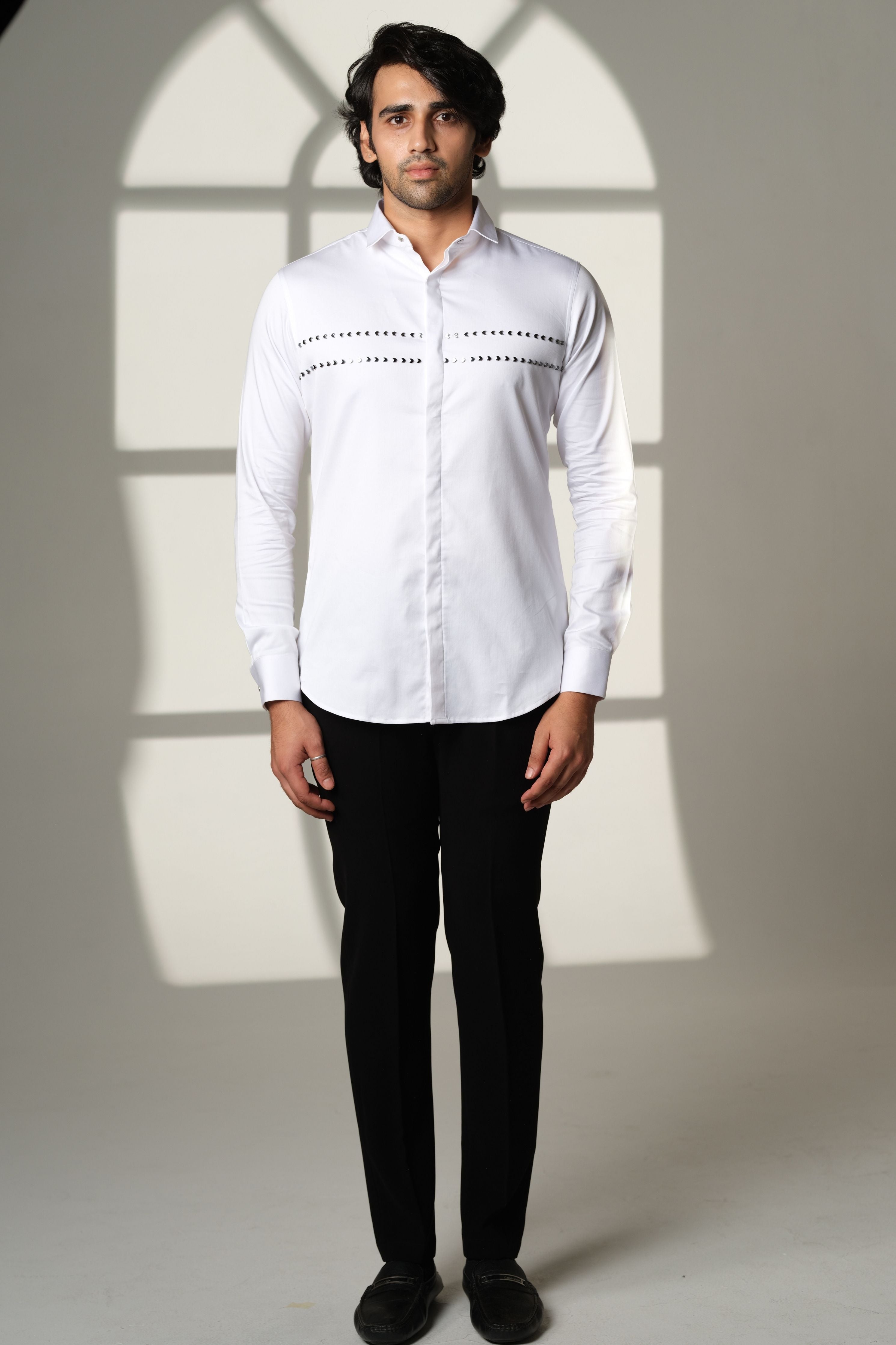 White Shirt With Double Parallel Arrow Embroidery
