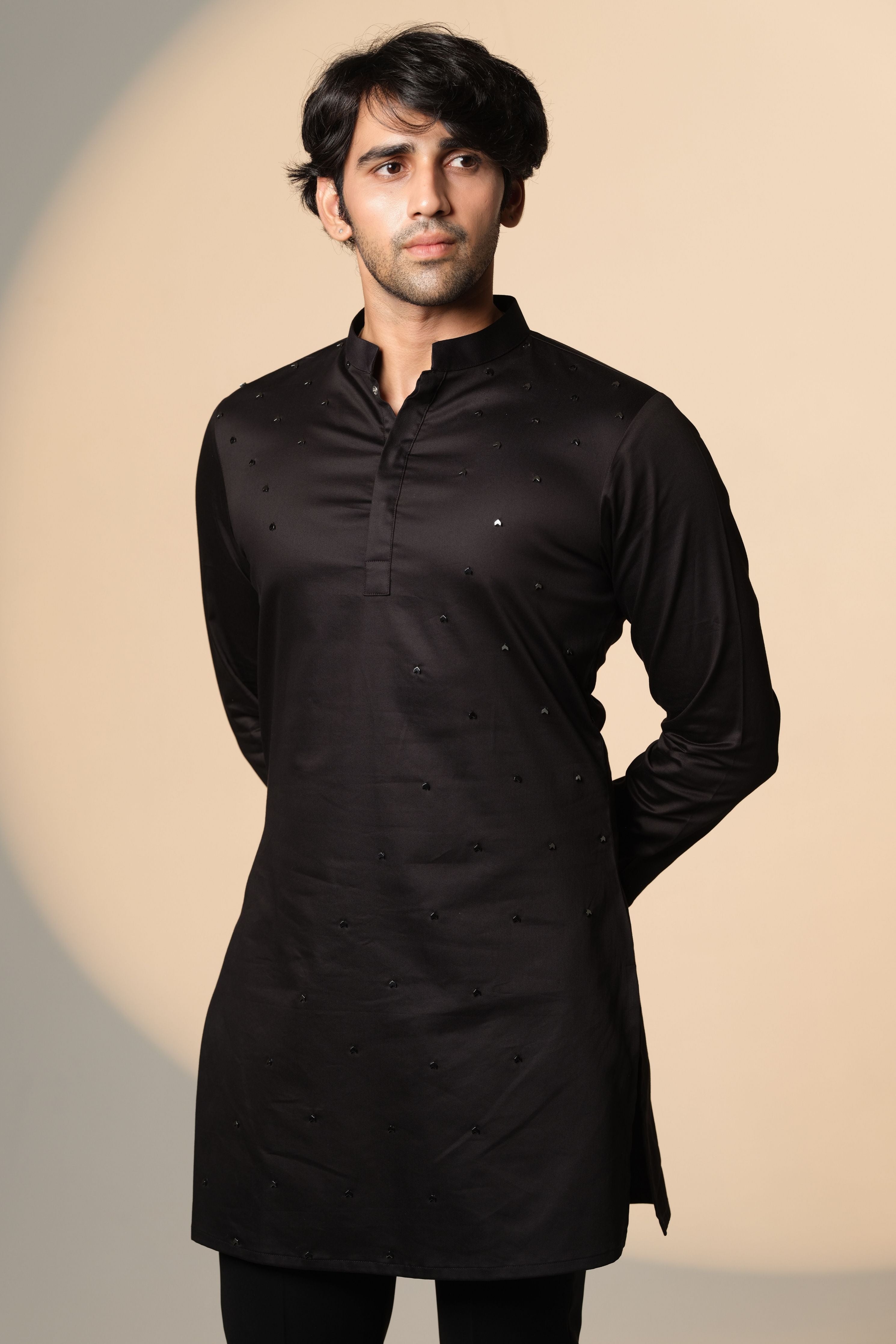 Kurta With Arrows Chita Work