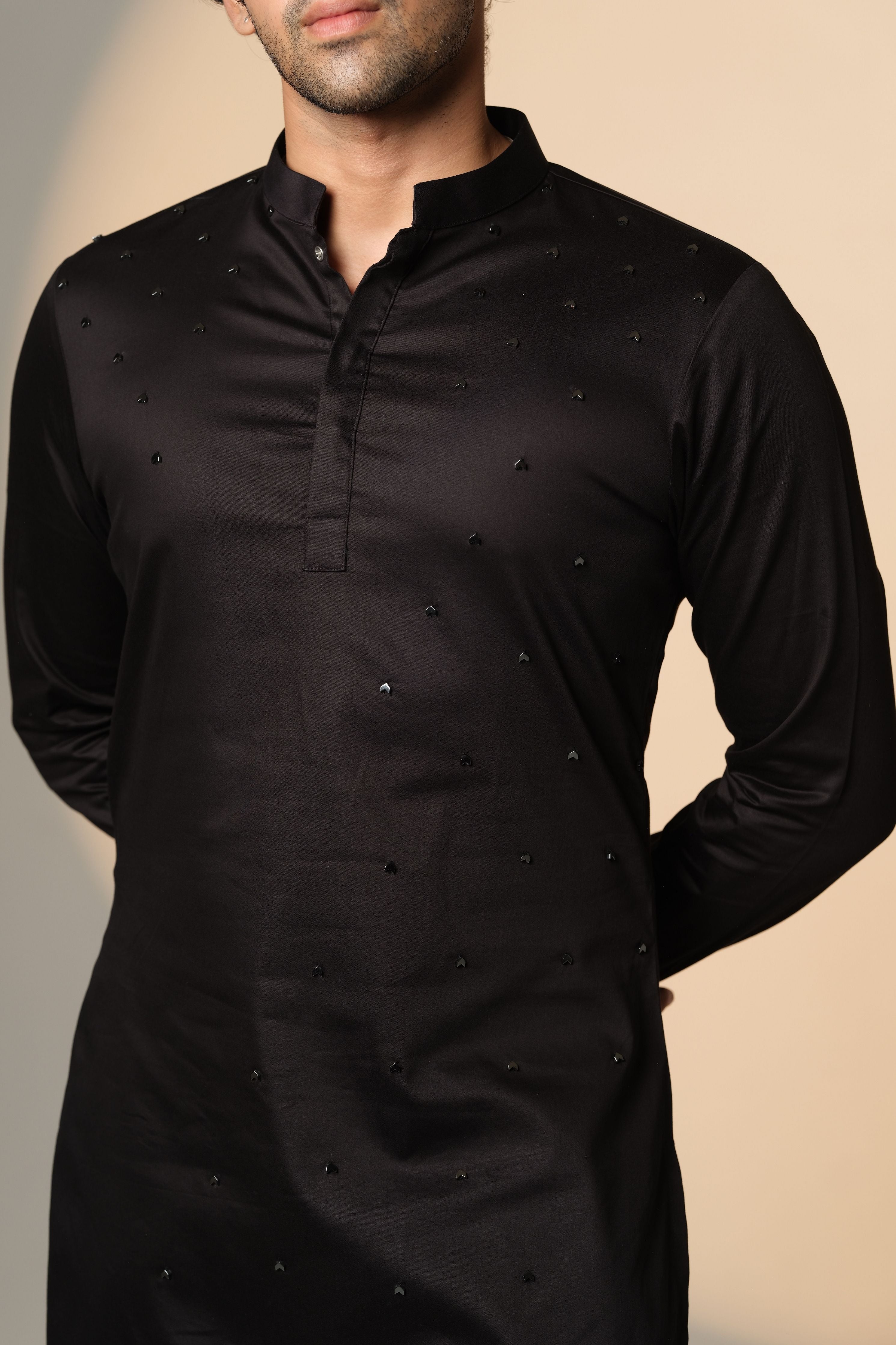 Kurta With Arrows Chita Work