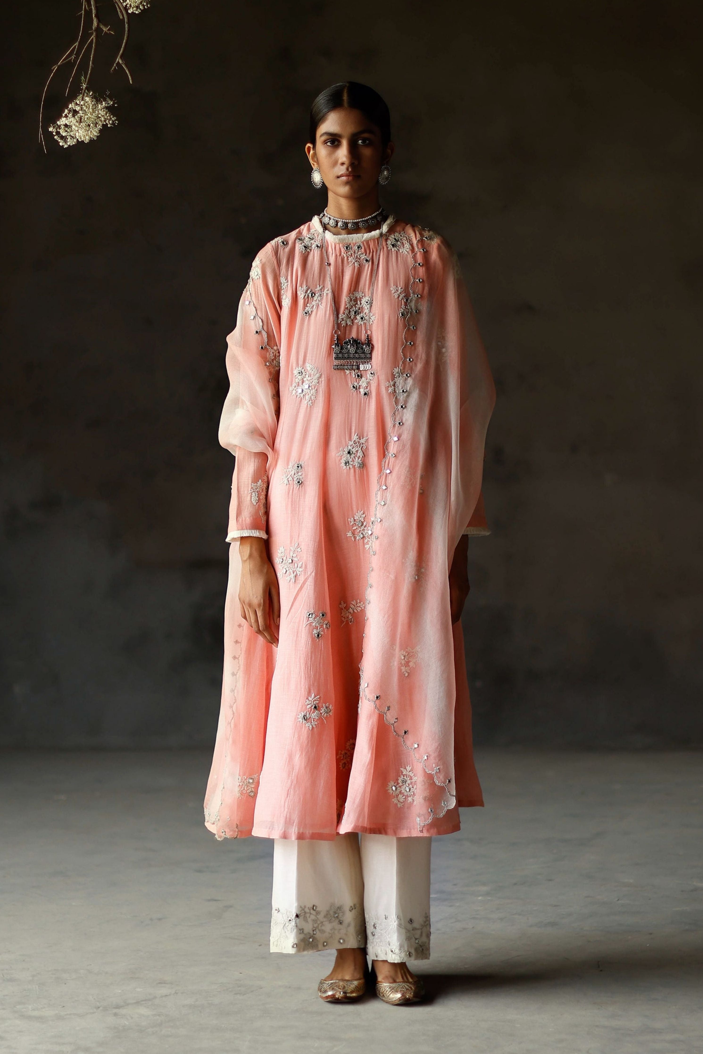 Gulabi Siyah Anarkali Set