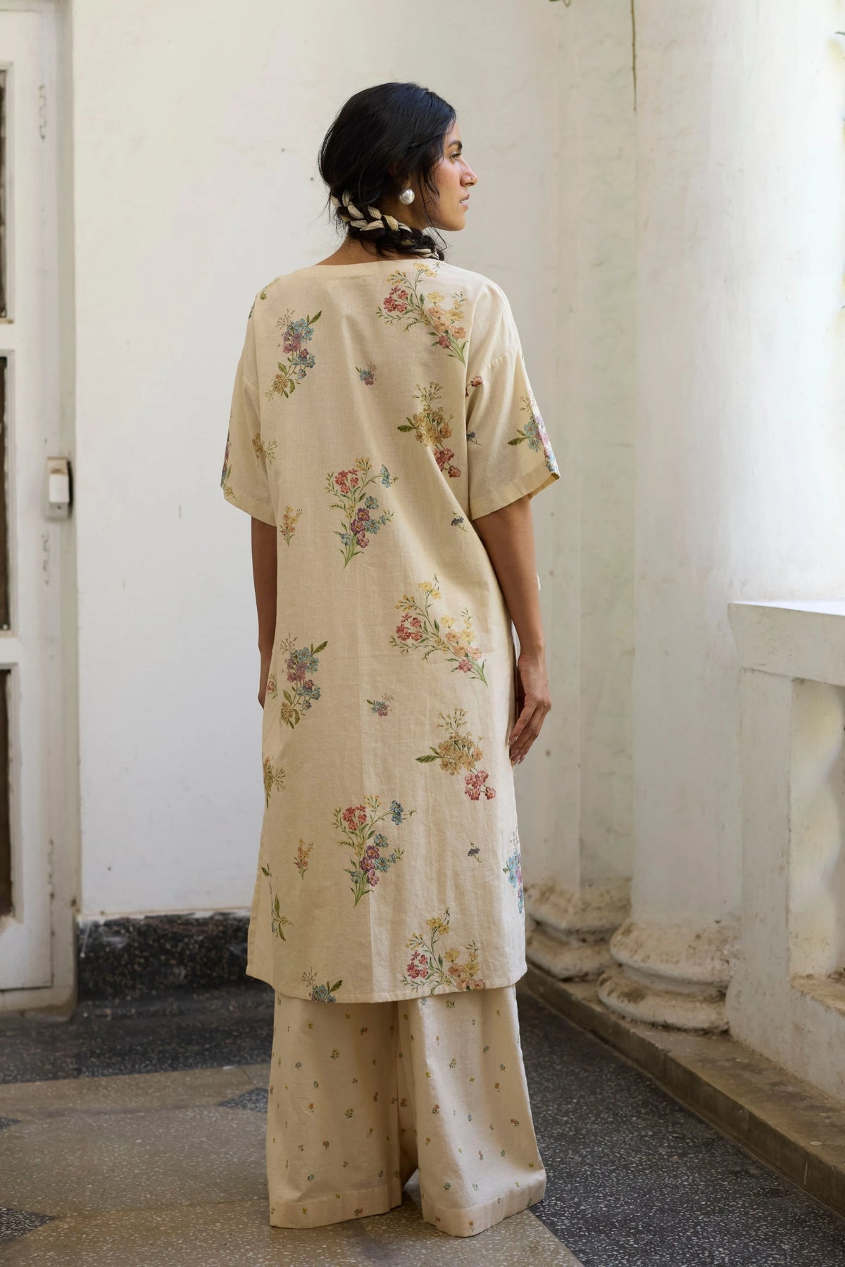 Elio Kurta Set In Ecru