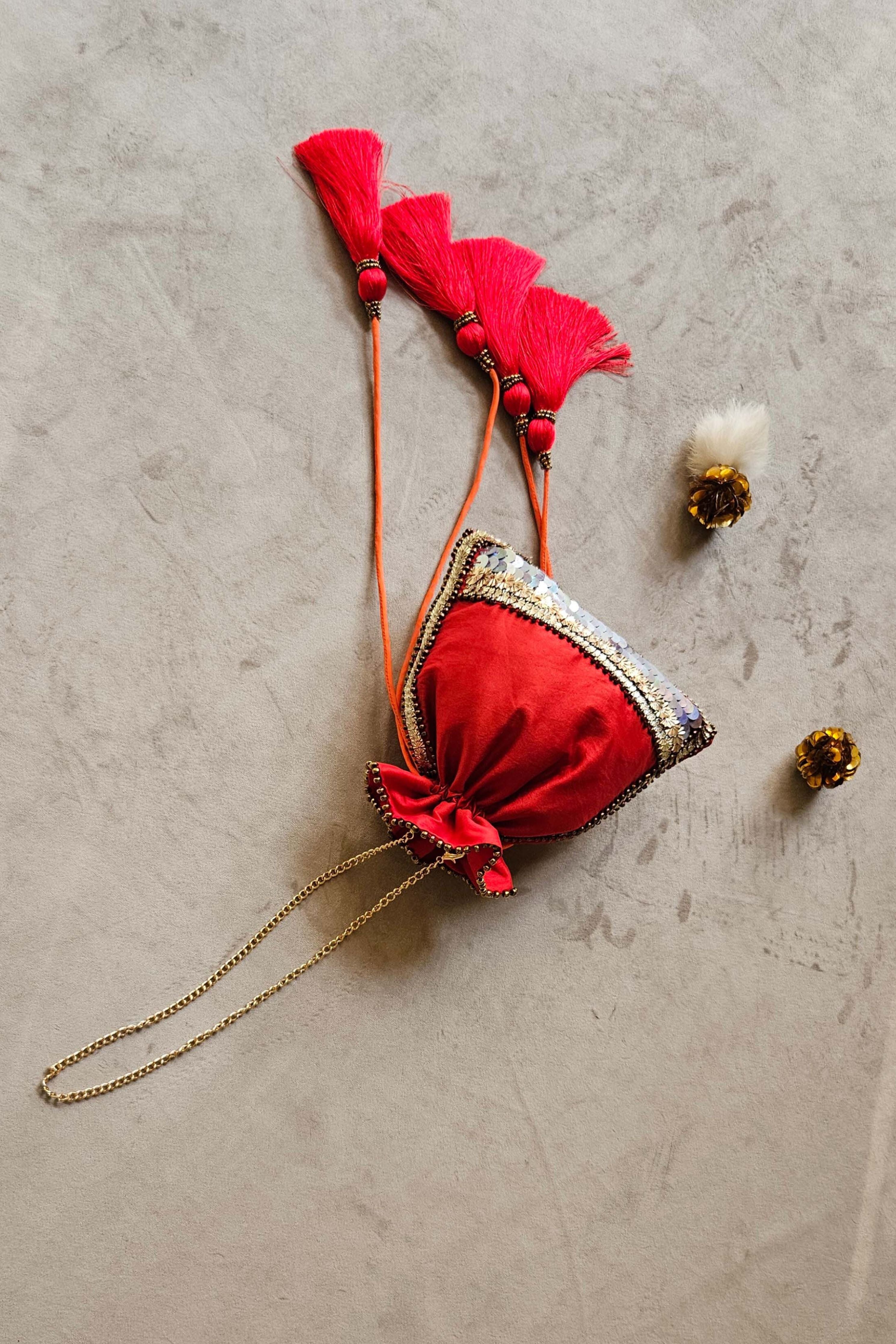 The Von-Mod Border Bag