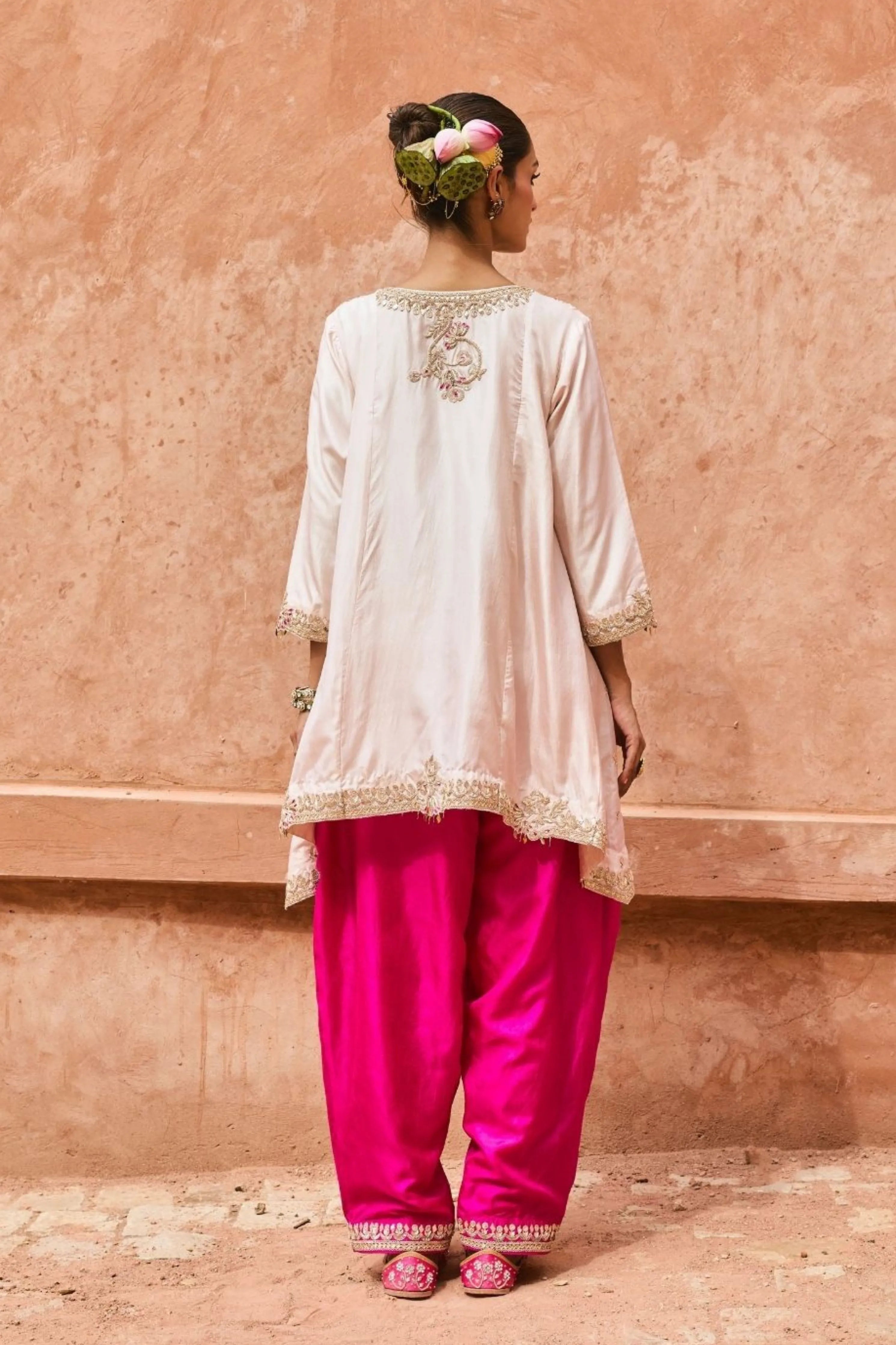 Isha Kurti Set