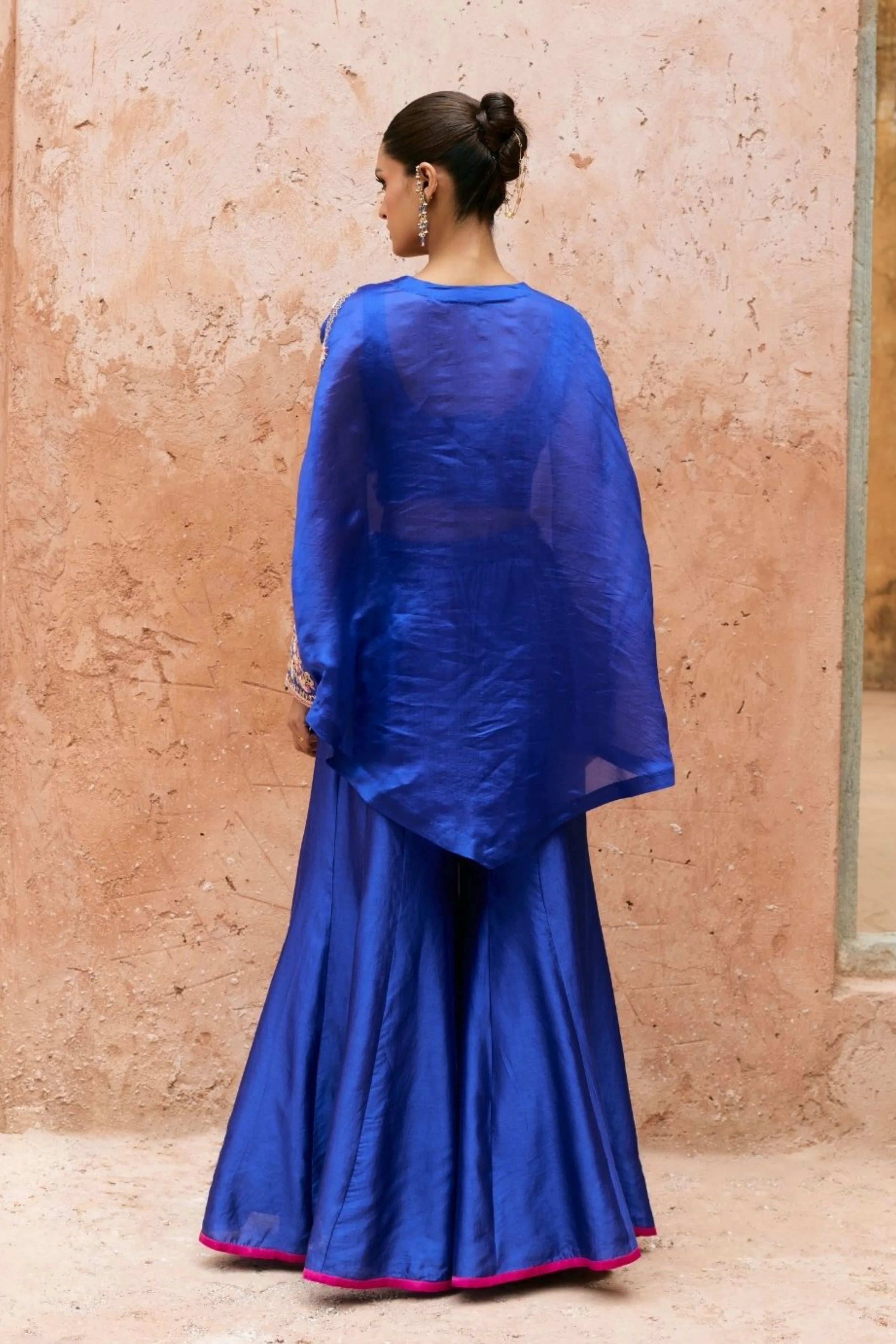 Aavya Cape Set