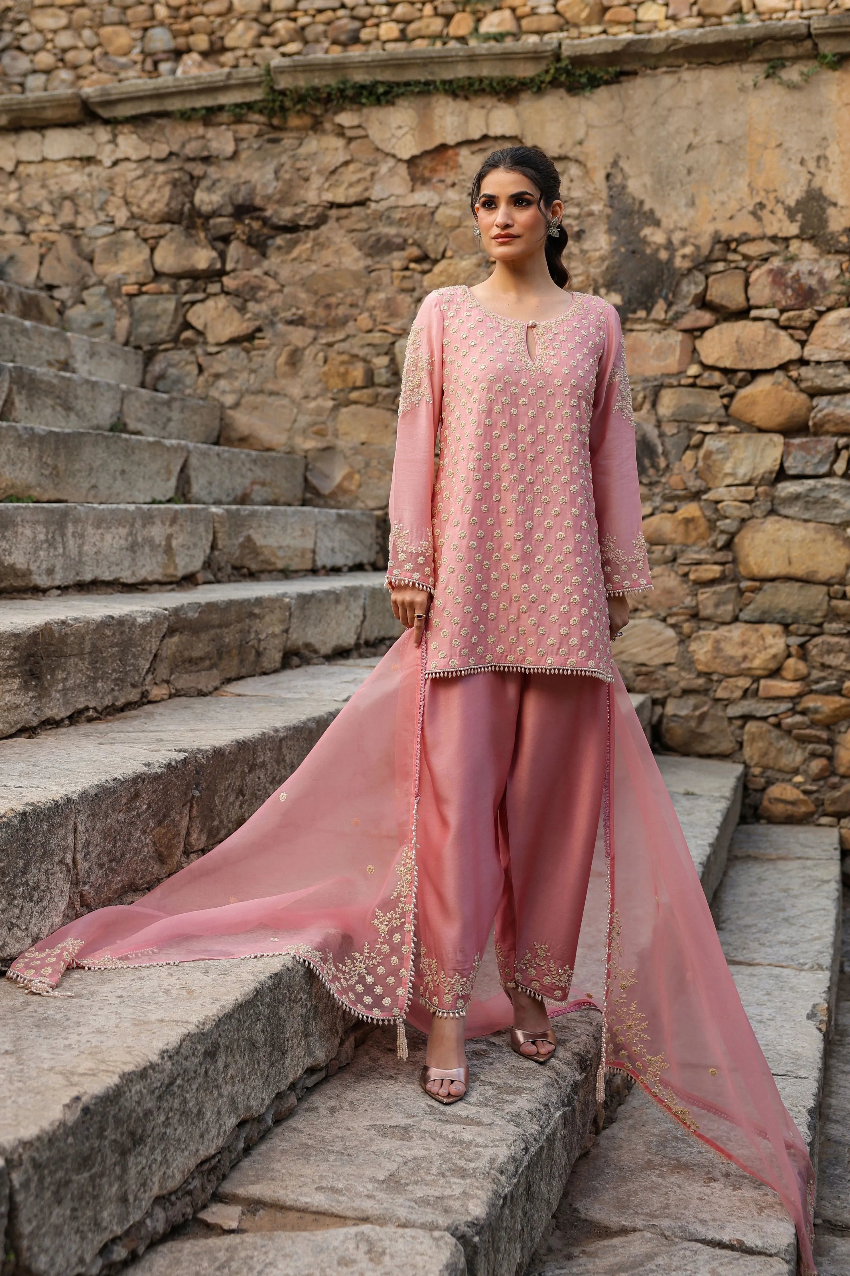 Vaayu Pink Buti Short Kurta Set