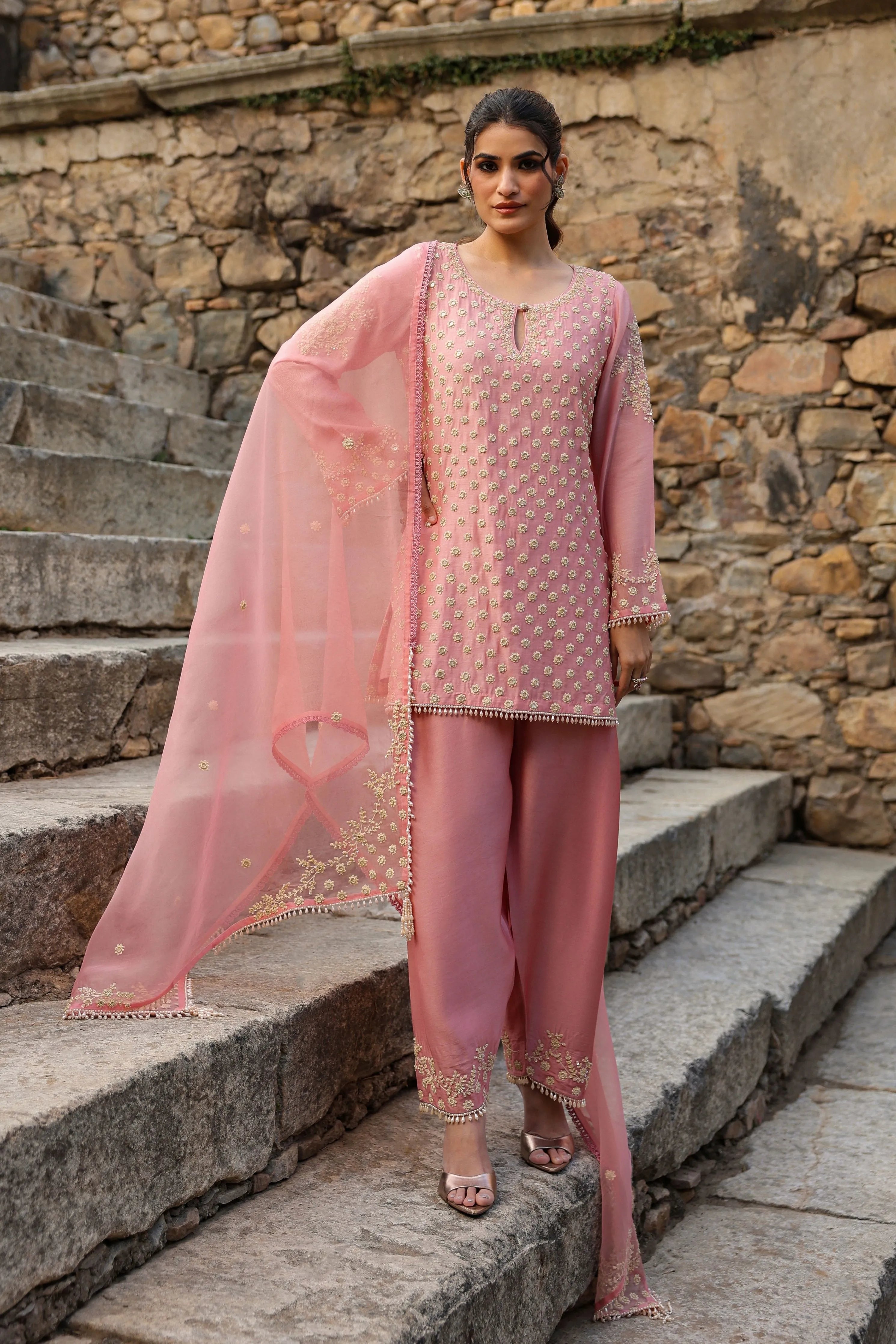 Vaayu Pink Buti Short Kurta Set