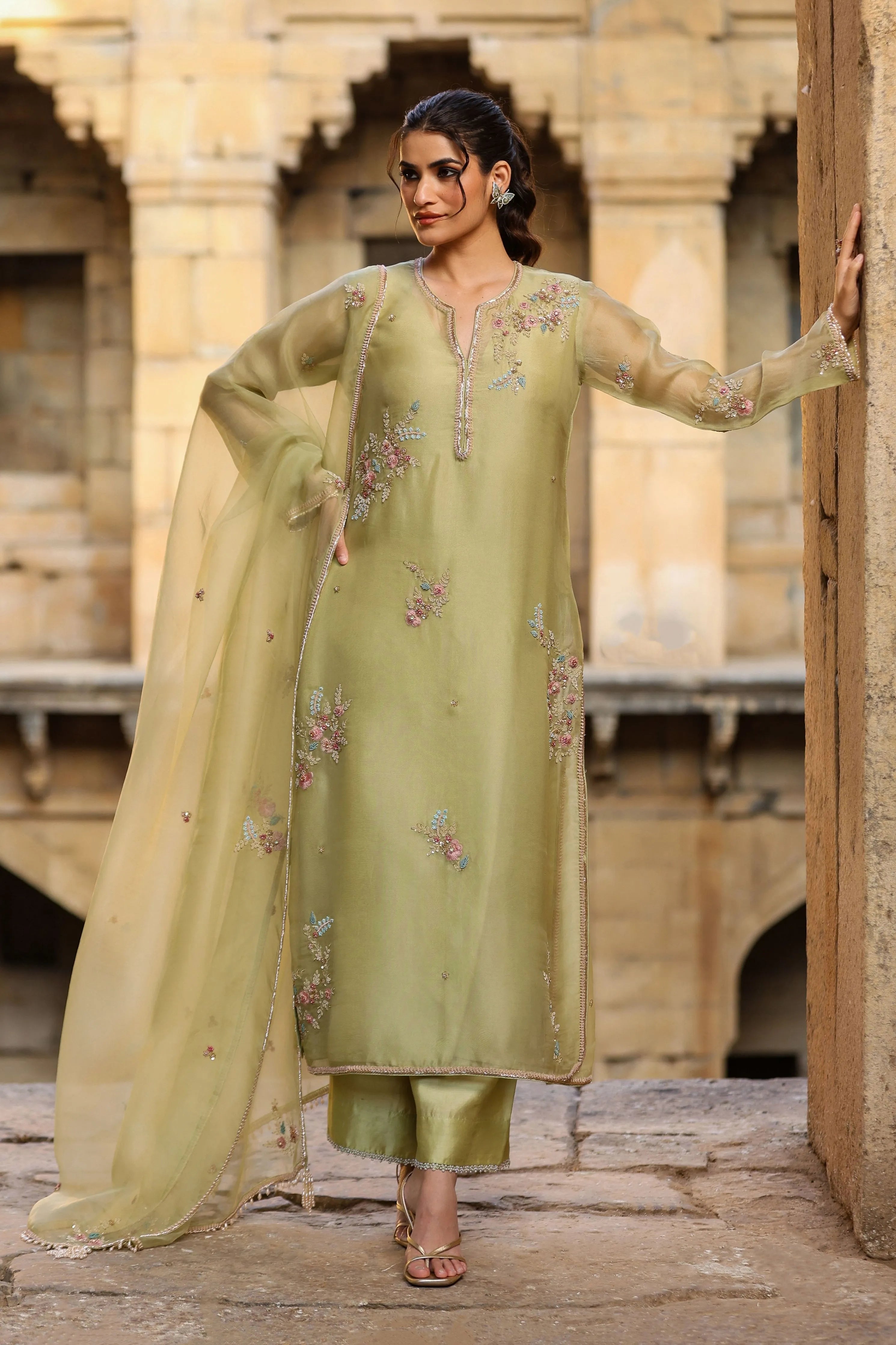 Vaayu Green Phool Kurta Set