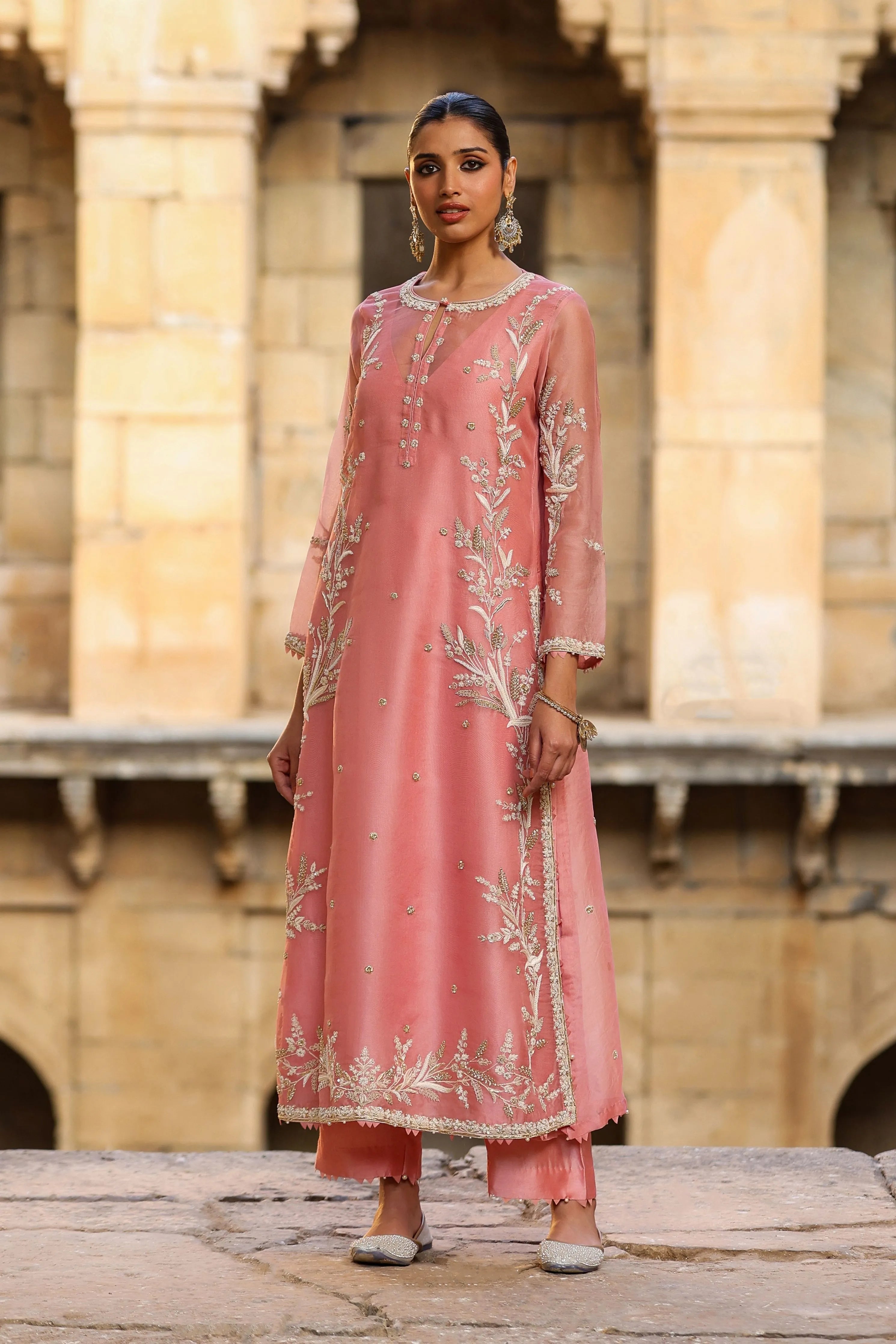 Vaayu Pink Phool Patti Kurta Set