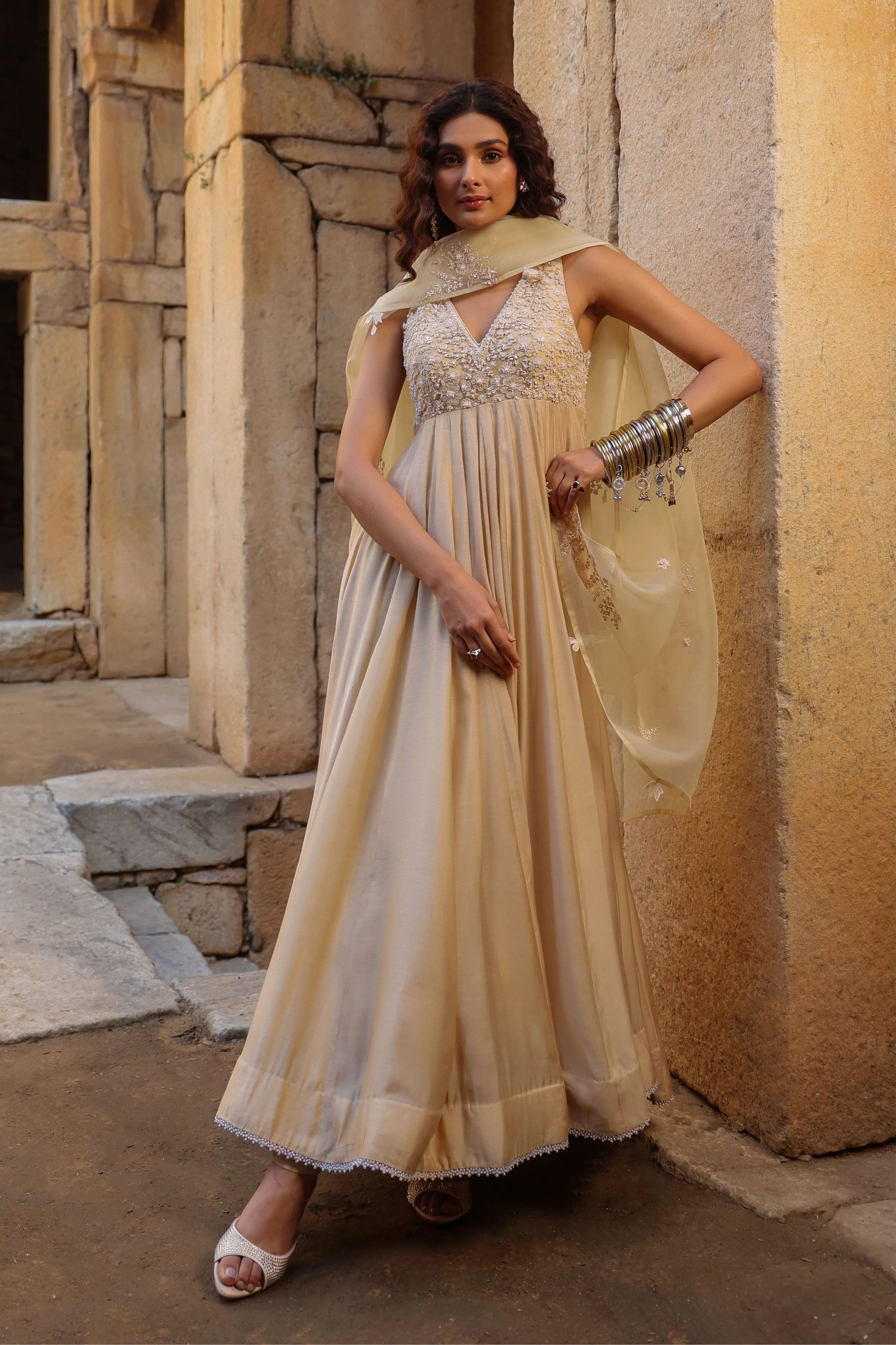 Vaayu Ivory Sleeveless Kalidar Set
